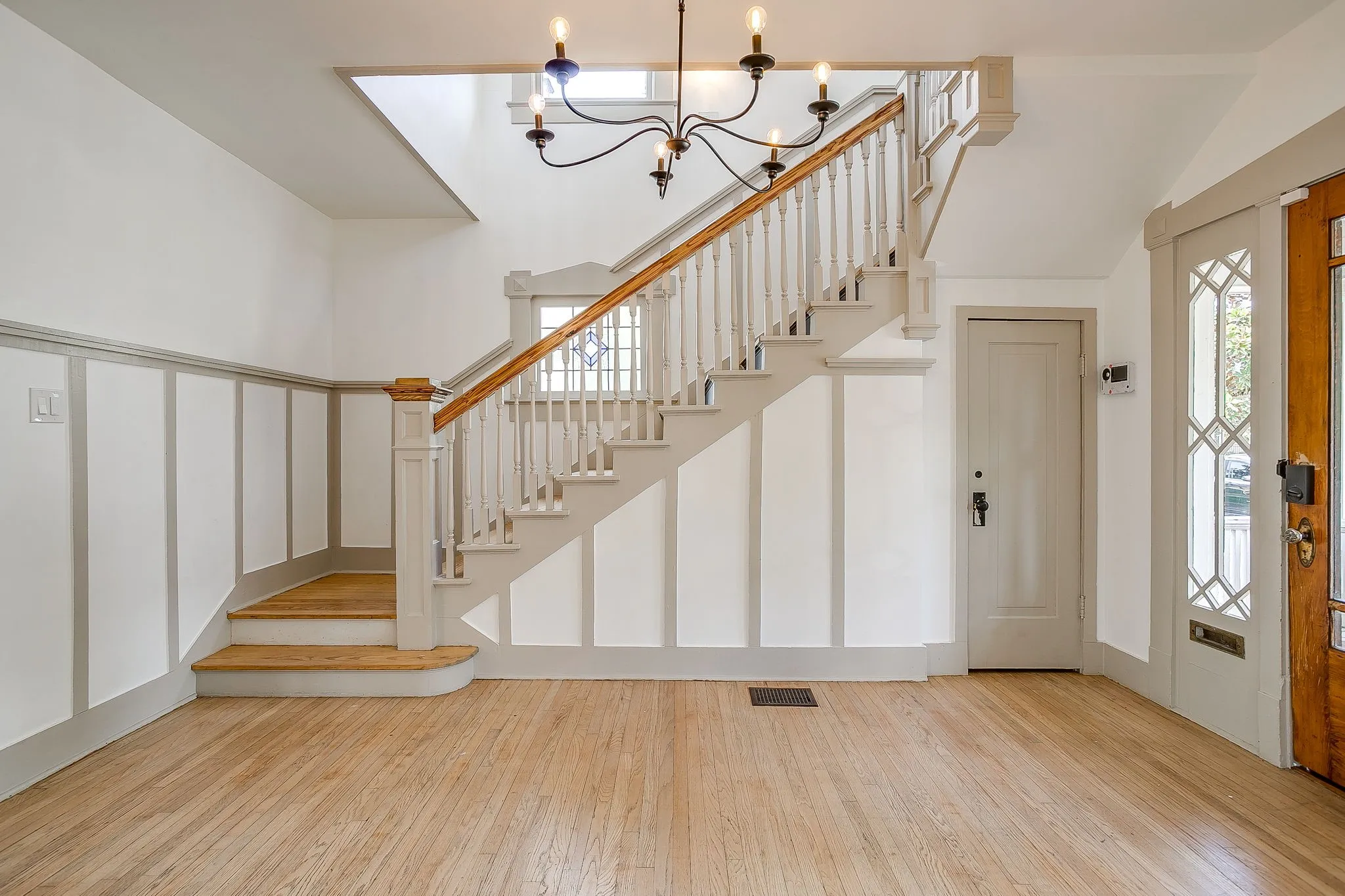 Single Family Residence For Sale in Tarrant County , 1406 6th Avenue, Fort Worth, Texas 76104, 3 Bedroom, 2 Bathroom, Garage spaces, 2,043 Sqft, built in 1915, mls#21390120, Real Estate Agent in Fort Worth, Homes For Sale in Tarrant county, Homes For Sale in Fort Worth, Realtor in Fort Worth Texas, Real Estate Brokerage Independent Realty Texas, Luminita Cordes Realtor