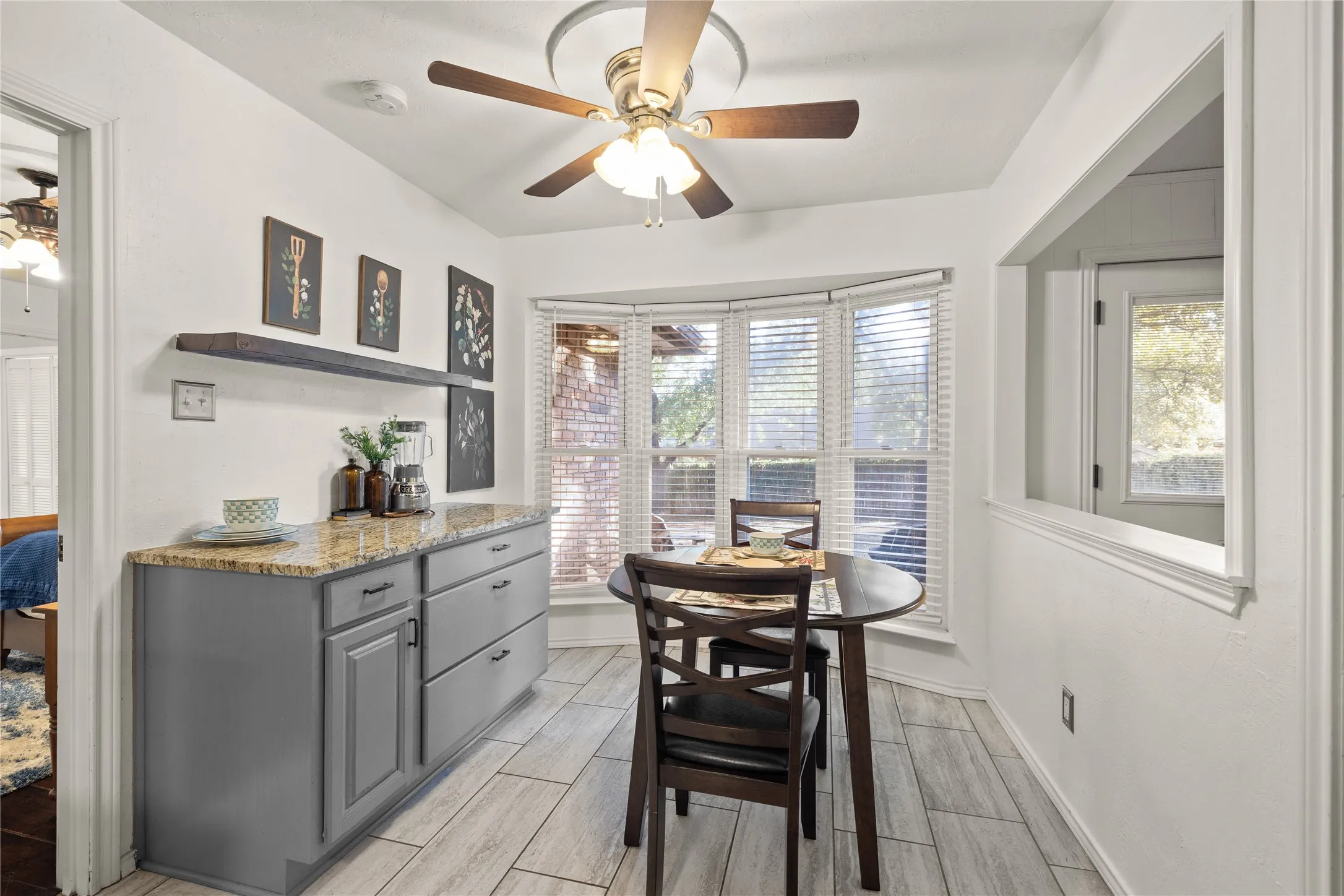Single Family Residence For Sale in Tarrant County , 5710 Valley Ridge Court, Arlington, Texas 76017, 3 Bedroom, 2 Bathroom, 2 Garage spaces, 1,736 Sqft, built in 1978, mls#21356399, Real Estate Agent in Arlington, Homes For Sale in Tarrant county, Homes For Sale in Arlington, Realtor in Arlington Texas, Real Estate Brokerage Independent Realty Texas, Luminita Cordes Realtor