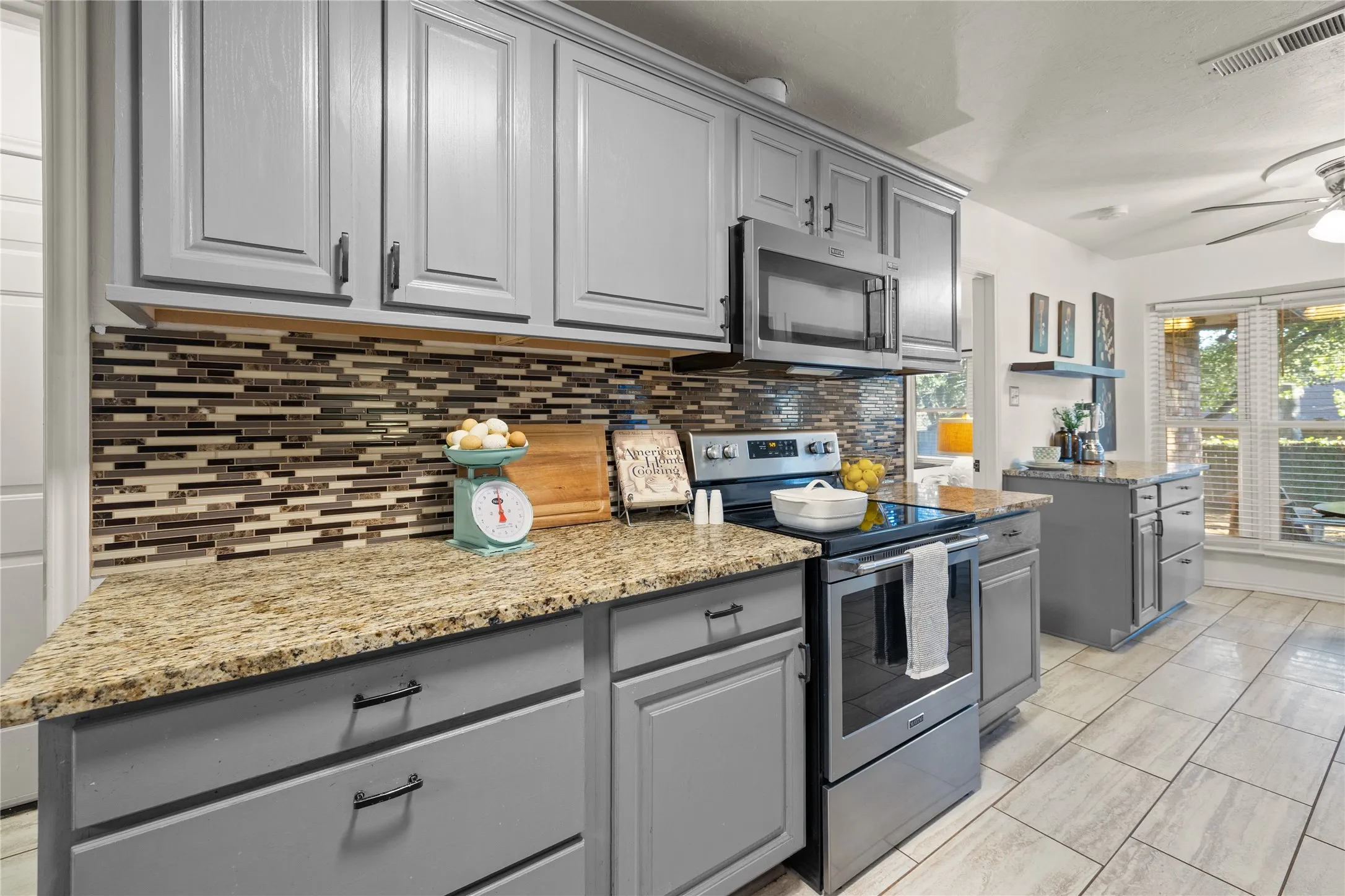 Single Family Residence For Sale in Tarrant County , 5710 Valley Ridge Court, Arlington, Texas 76017, 3 Bedroom, 2 Bathroom, 2 Garage spaces, 1,736 Sqft, built in 1978, mls#21356399, Real Estate Agent in Arlington, Homes For Sale in Tarrant county, Homes For Sale in Arlington, Realtor in Arlington Texas, Real Estate Brokerage Independent Realty Texas, Luminita Cordes Realtor