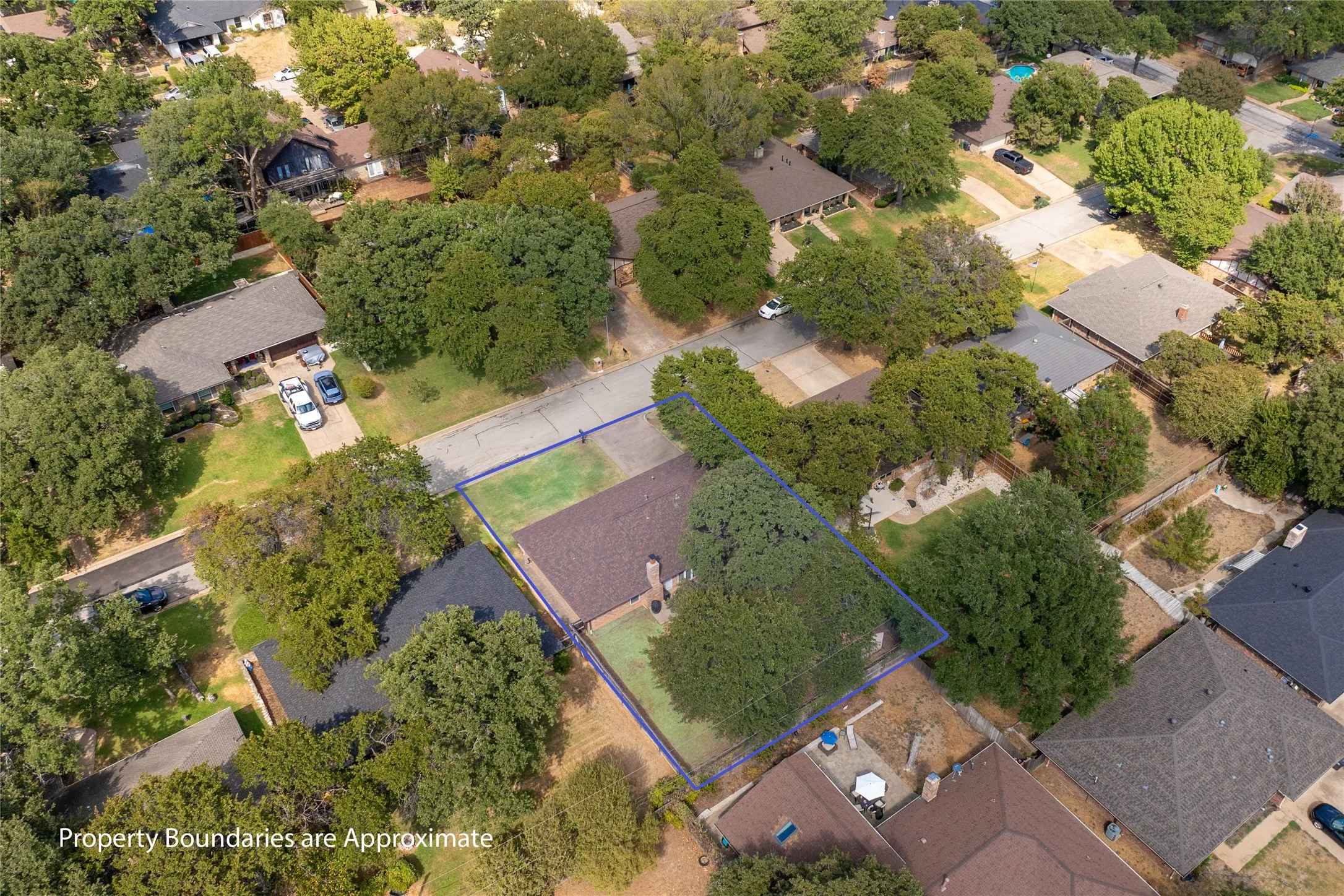 Single Family Residence For Sale in Tarrant County , 5710 Valley Ridge Court, Arlington, Texas 76017, 3 Bedroom, 2 Bathroom, 2 Garage spaces, 1,736 Sqft, built in 1978, mls#21356399, Real Estate Agent in Arlington, Homes For Sale in Tarrant county, Homes For Sale in Arlington, Realtor in Arlington Texas, Real Estate Brokerage Independent Realty Texas, Luminita Cordes Realtor