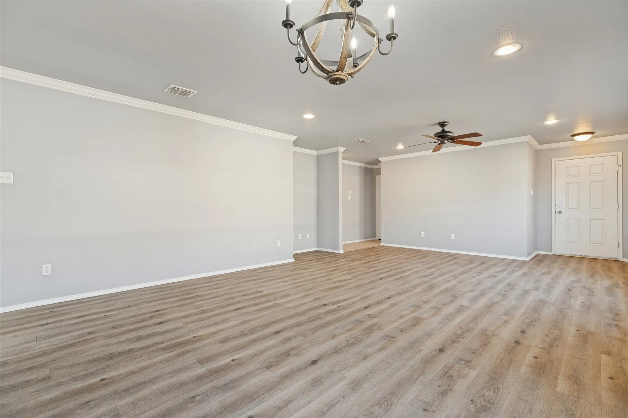 Single Family Residence For Rent in Collin County , 409 Bonnie Court, Anna, Texas 75409, 3 Bedroom, 2 Bathroom, 2 Garage spaces, 1,601 Sqft, built in 2005, mls#21389394, Real Estate Agent in Anna, Homes For Rent in Collin county, Homes For Rent in Anna, Realtor in Anna Texas, Real Estate Brokerage Independent Realty Texas, Luminita Cordes Realtor