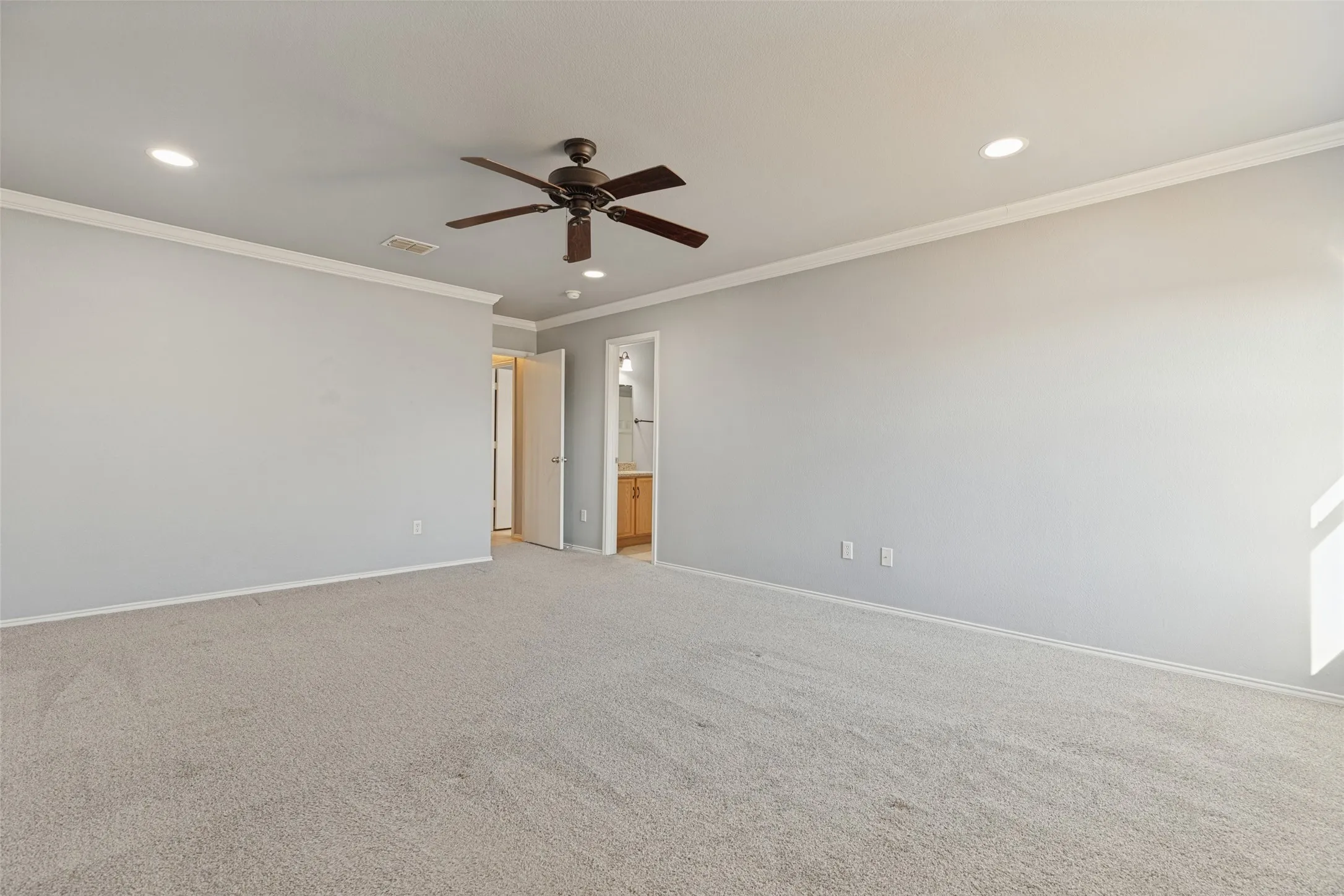 Single Family Residence For Rent in Collin County , 409 Bonnie Court, Anna, Texas 75409, 3 Bedroom, 2 Bathroom, 2 Garage spaces, 1,601 Sqft, built in 2005, mls#21389394, Real Estate Agent in Anna, Homes For Rent in Collin county, Homes For Rent in Anna, Realtor in Anna Texas, Real Estate Brokerage Independent Realty Texas, Luminita Cordes Realtor