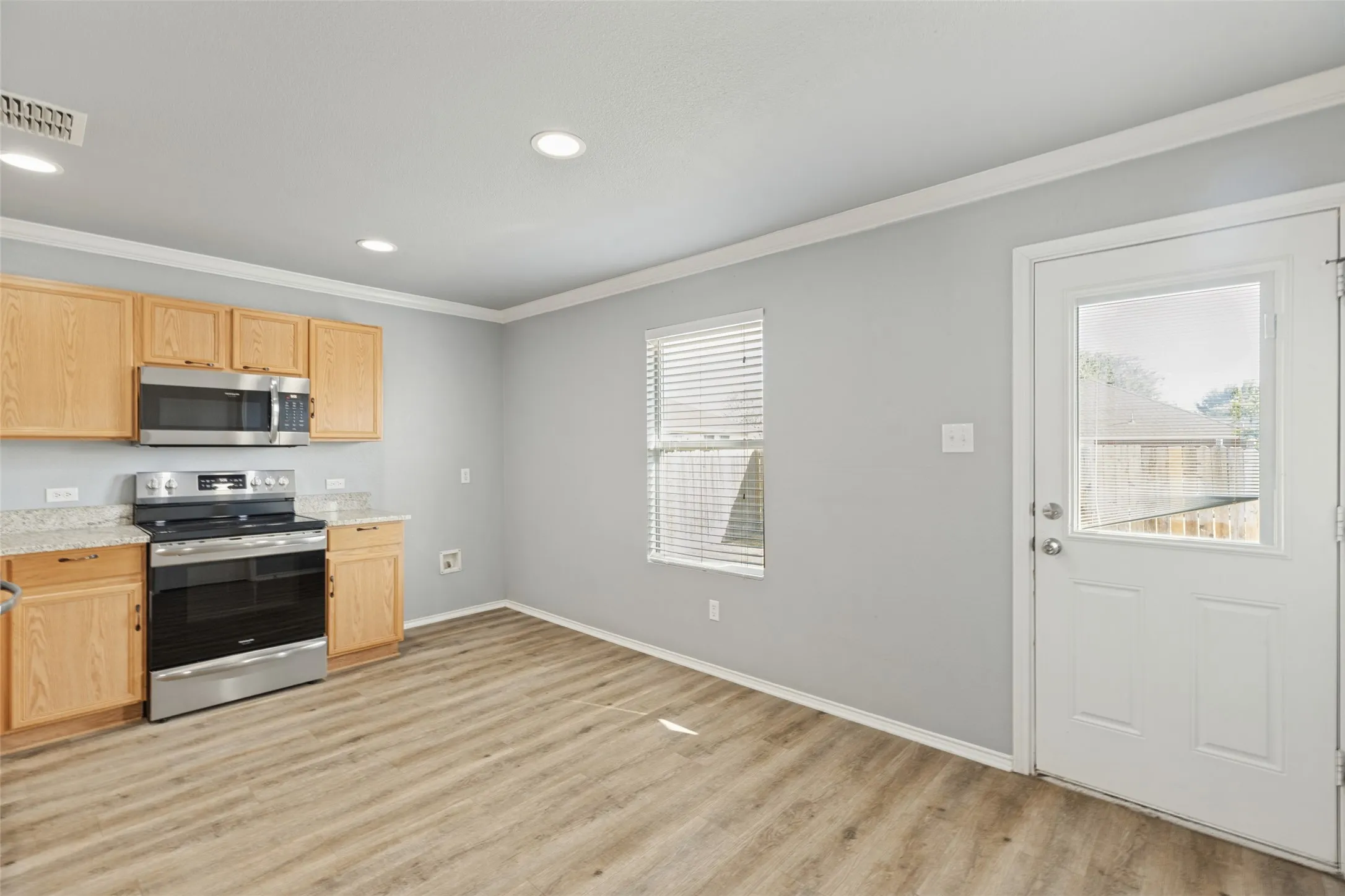 Single Family Residence For Rent in Collin County , 409 Bonnie Court, Anna, Texas 75409, 3 Bedroom, 2 Bathroom, 2 Garage spaces, 1,601 Sqft, built in 2005, mls#21389394, Real Estate Agent in Anna, Homes For Rent in Collin county, Homes For Rent in Anna, Realtor in Anna Texas, Real Estate Brokerage Independent Realty Texas, Luminita Cordes Realtor
