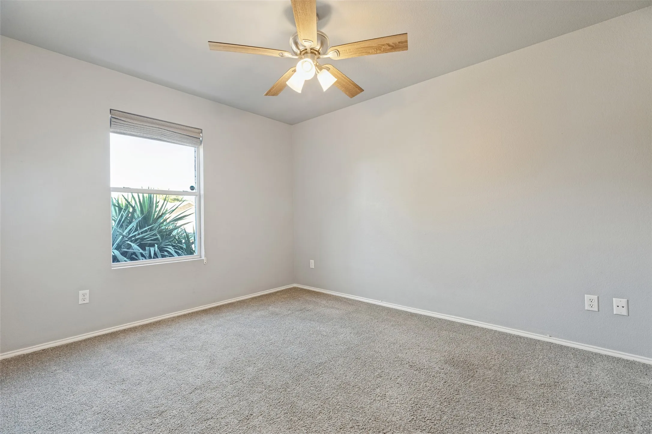 Single Family Residence For Rent in Collin County , 409 Bonnie Court, Anna, Texas 75409, 3 Bedroom, 2 Bathroom, 2 Garage spaces, 1,601 Sqft, built in 2005, mls#21389394, Real Estate Agent in Anna, Homes For Rent in Collin county, Homes For Rent in Anna, Realtor in Anna Texas, Real Estate Brokerage Independent Realty Texas, Luminita Cordes Realtor