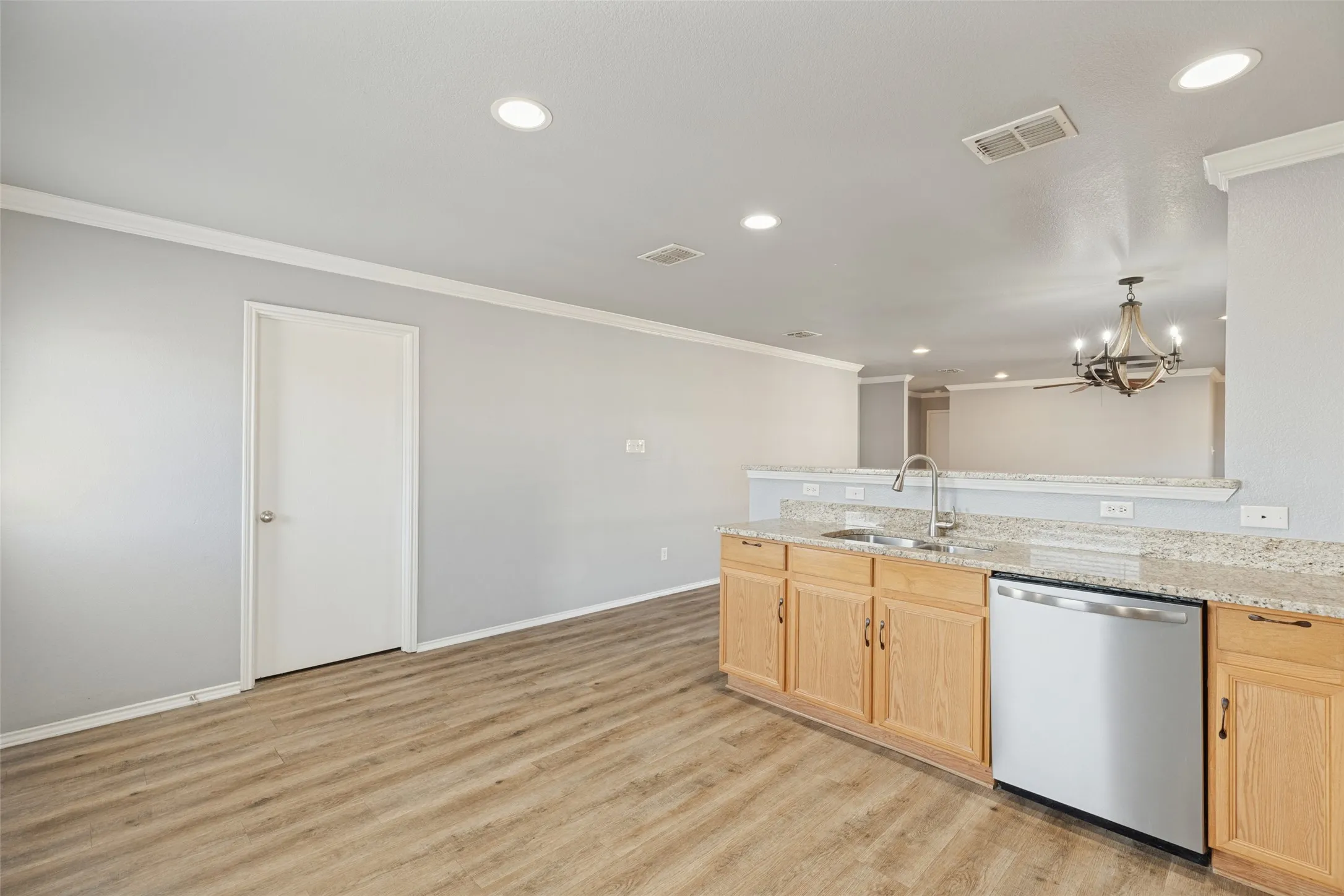 Single Family Residence For Rent in Collin County , 409 Bonnie Court, Anna, Texas 75409, 3 Bedroom, 2 Bathroom, 2 Garage spaces, 1,601 Sqft, built in 2005, mls#21389394, Real Estate Agent in Anna, Homes For Rent in Collin county, Homes For Rent in Anna, Realtor in Anna Texas, Real Estate Brokerage Independent Realty Texas, Luminita Cordes Realtor