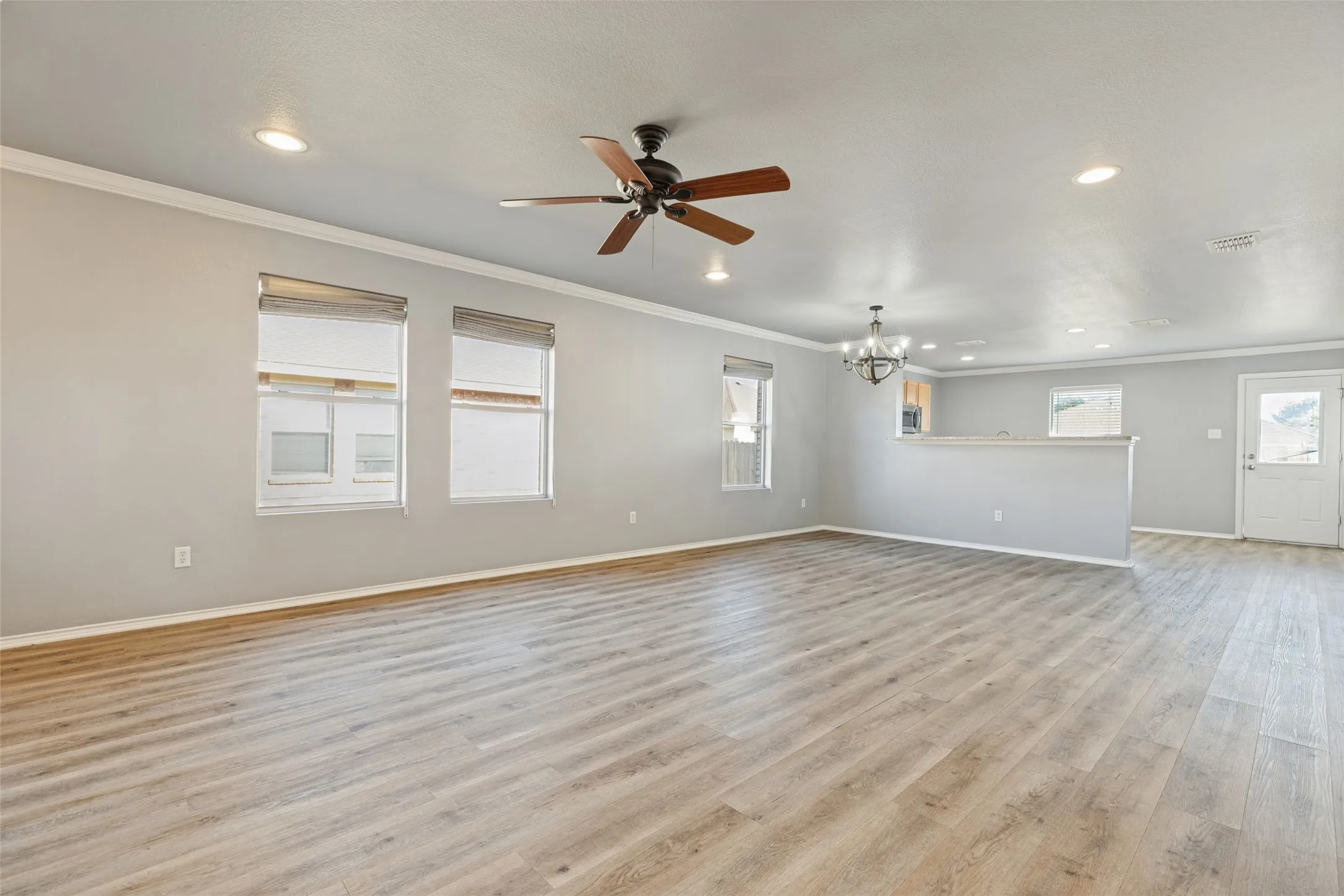 Single Family Residence For Rent in Collin County , 409 Bonnie Court, Anna, Texas 75409, 3 Bedroom, 2 Bathroom, 2 Garage spaces, 1,601 Sqft, built in 2005, mls#21389394, Real Estate Agent in Anna, Homes For Rent in Collin county, Homes For Rent in Anna, Realtor in Anna Texas, Real Estate Brokerage Independent Realty Texas, Luminita Cordes Realtor