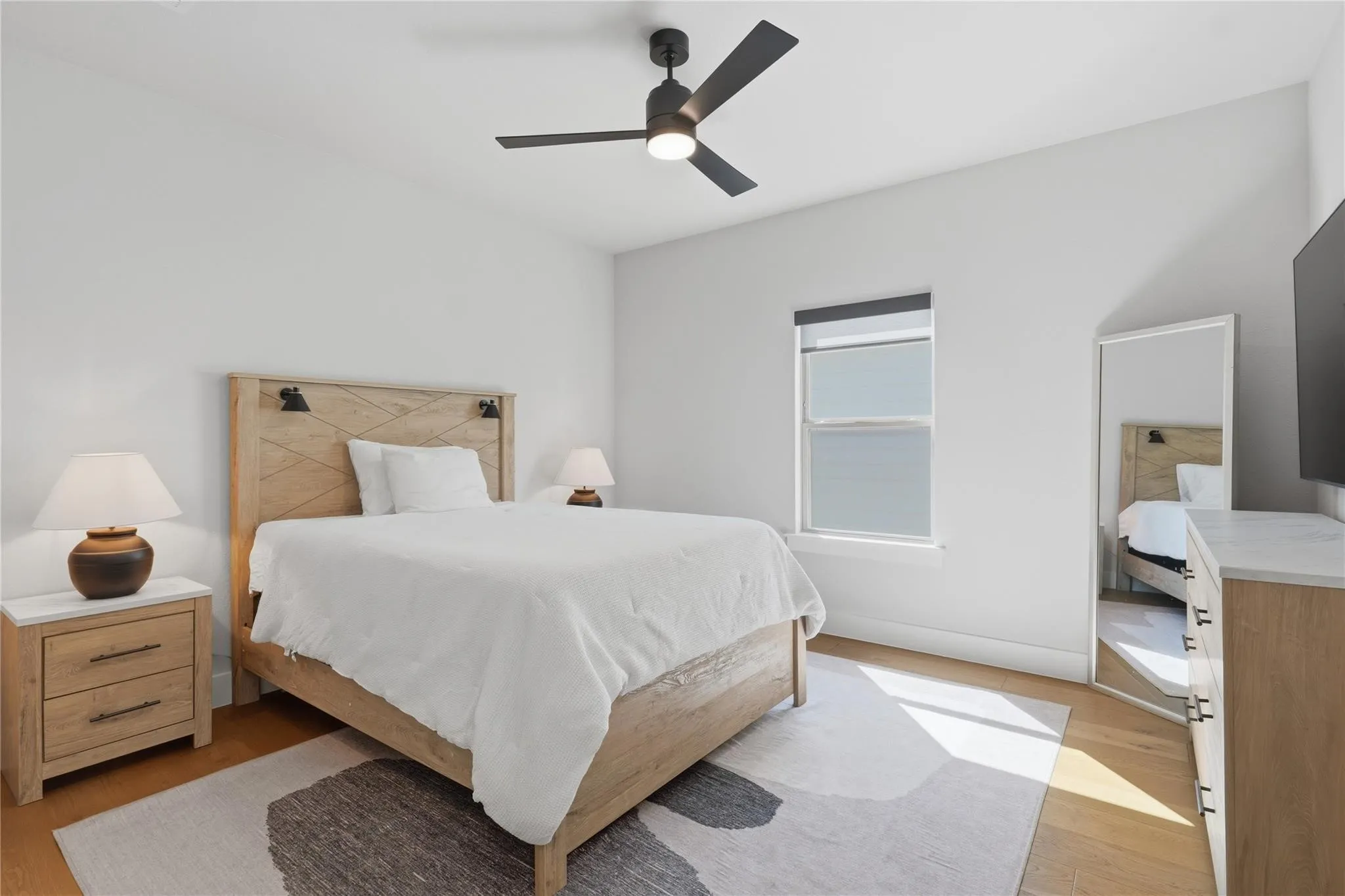 Hardwood-style flooring​​‌​​​​‌​​‌‌​‌‌​​​‌‌​‌​‌​‌​​​‌​​ throughout