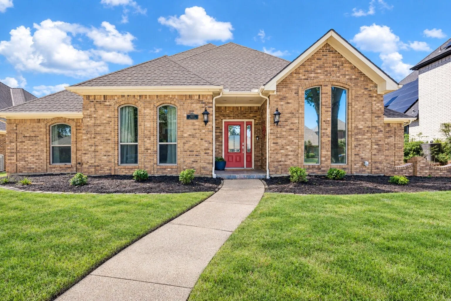 Single Family Residence For Sale in Collin County , 7621 England Drive, Plano, Texas 75025, 4 Bedroom, 3 Bathroom, 2 Garage spaces, 2,793 Sqft, built in 1985, mls#21387688, Real Estate Agent in Plano, Homes For Sale in Collin county, Homes For Sale in Plano, Realtor in Plano Texas, Real Estate Brokerage Independent Realty Texas, Luminita Cordes Realtor