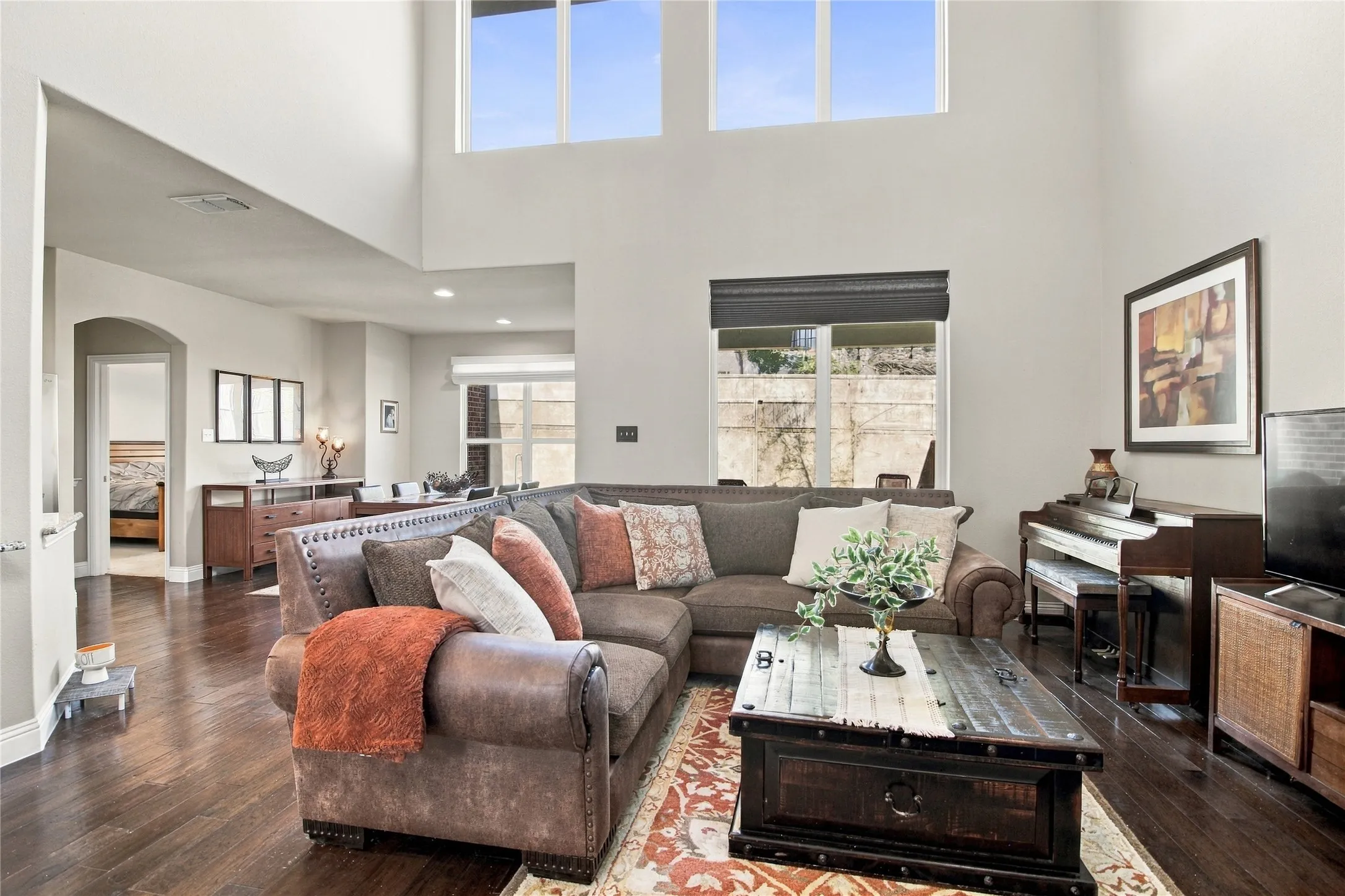 Single Family Residence For Sale in Collin County , 800 Spring Falls Drive, Mc Kinney, Texas 75071, 3 Bedroom, 3 Bathroom, 2 Garage spaces, 2,358 Sqft, built in 2015, mls#21389874, Real Estate Agent in Mc Kinney, Homes For Sale in Collin county, Homes For Sale in Mc Kinney, Realtor in Mc Kinney Texas, Real Estate Brokerage Independent Realty Texas, Luminita Cordes Realtor