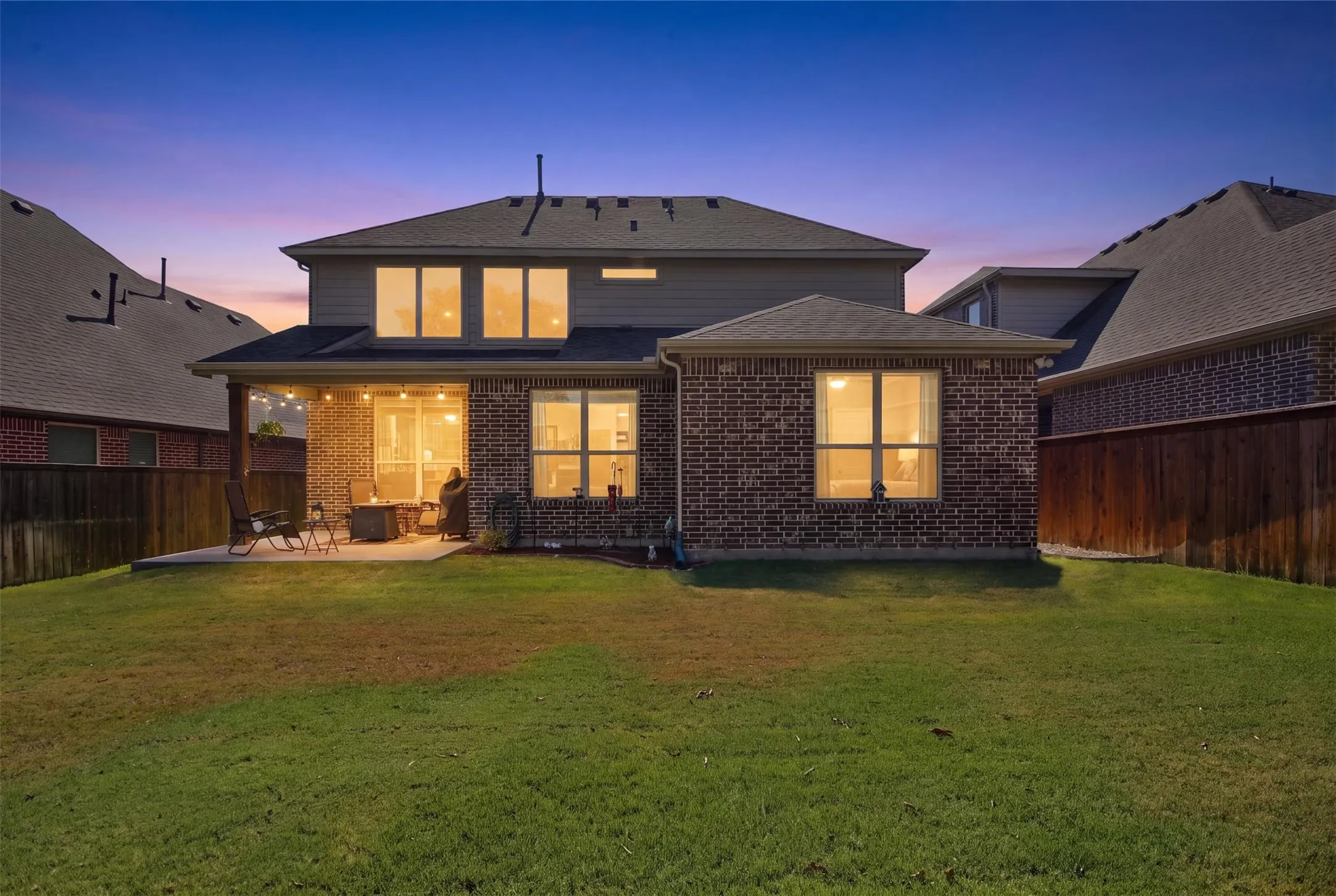 Single Family Residence For Sale in Collin County , 800 Spring Falls Drive, Mc Kinney, Texas 75071, 3 Bedroom, 3 Bathroom, 2 Garage spaces, 2,358 Sqft, built in 2015, mls#21389874, Real Estate Agent in Mc Kinney, Homes For Sale in Collin county, Homes For Sale in Mc Kinney, Realtor in Mc Kinney Texas, Real Estate Brokerage Independent Realty Texas, Luminita Cordes Realtor