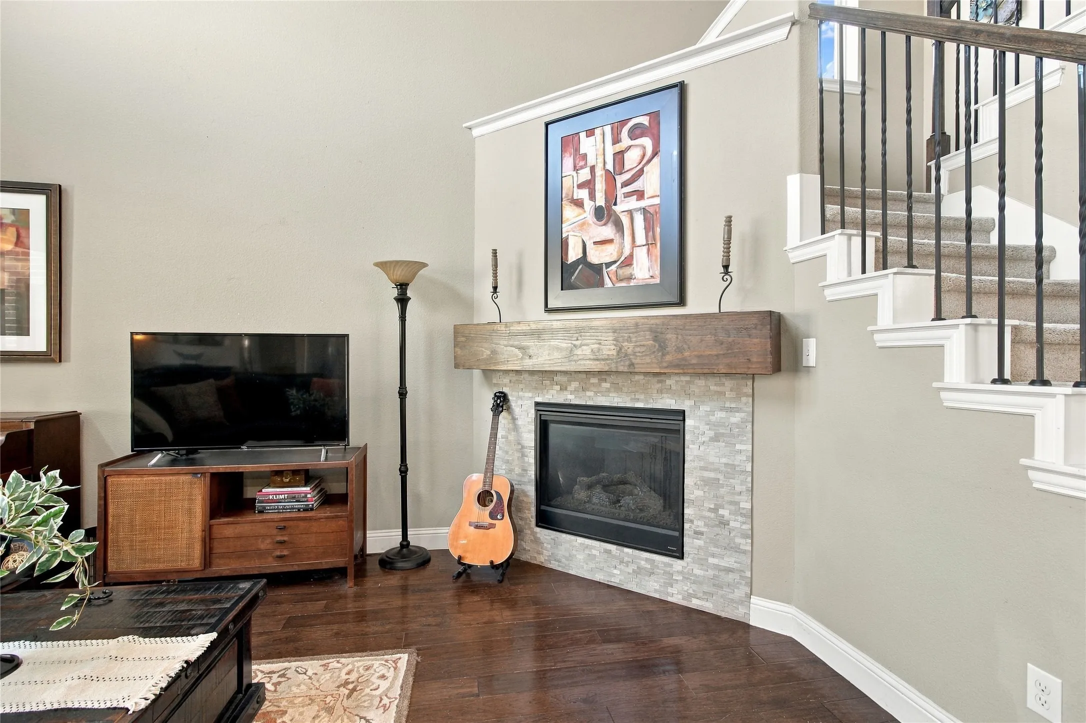 Single Family Residence For Sale in Collin County , 800 Spring Falls Drive, Mc Kinney, Texas 75071, 3 Bedroom, 3 Bathroom, 2 Garage spaces, 2,358 Sqft, built in 2015, mls#21389874, Real Estate Agent in Mc Kinney, Homes For Sale in Collin county, Homes For Sale in Mc Kinney, Realtor in Mc Kinney Texas, Real Estate Brokerage Independent Realty Texas, Luminita Cordes Realtor