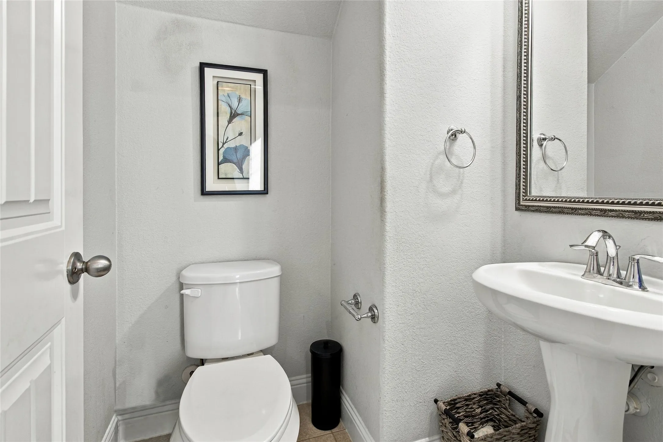 Single Family Residence For Sale in Collin County , 800 Spring Falls Drive, Mc Kinney, Texas 75071, 3 Bedroom, 3 Bathroom, 2 Garage spaces, 2,358 Sqft, built in 2015, mls#21389874, Real Estate Agent in Mc Kinney, Homes For Sale in Collin county, Homes For Sale in Mc Kinney, Realtor in Mc Kinney Texas, Real Estate Brokerage Independent Realty Texas, Luminita Cordes Realtor