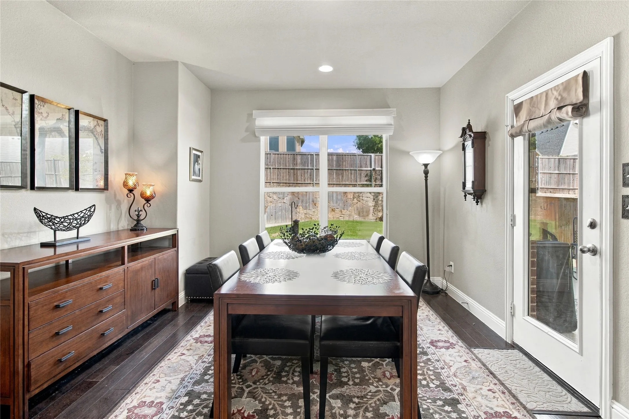 Single Family Residence For Sale in Collin County , 800 Spring Falls Drive, Mc Kinney, Texas 75071, 3 Bedroom, 3 Bathroom, 2 Garage spaces, 2,358 Sqft, built in 2015, mls#21389874, Real Estate Agent in Mc Kinney, Homes For Sale in Collin county, Homes For Sale in Mc Kinney, Realtor in Mc Kinney Texas, Real Estate Brokerage Independent Realty Texas, Luminita Cordes Realtor
