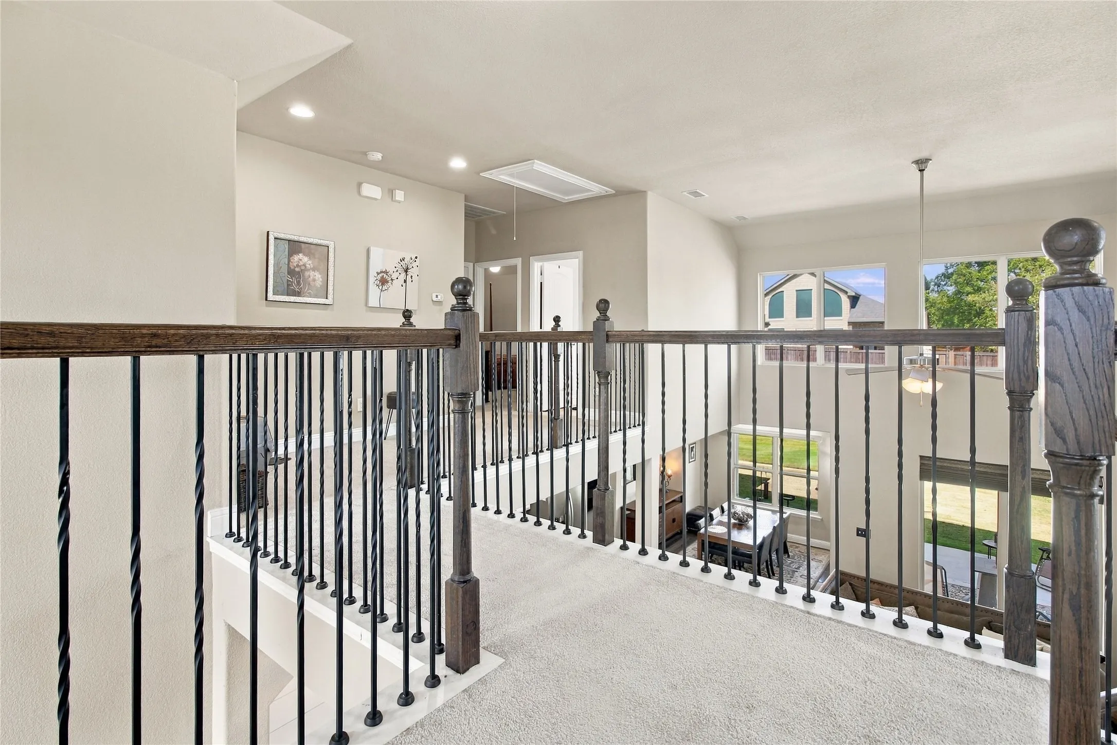 Single Family Residence For Sale in Collin County , 800 Spring Falls Drive, Mc Kinney, Texas 75071, 3 Bedroom, 3 Bathroom, 2 Garage spaces, 2,358 Sqft, built in 2015, mls#21389874, Real Estate Agent in Mc Kinney, Homes For Sale in Collin county, Homes For Sale in Mc Kinney, Realtor in Mc Kinney Texas, Real Estate Brokerage Independent Realty Texas, Luminita Cordes Realtor