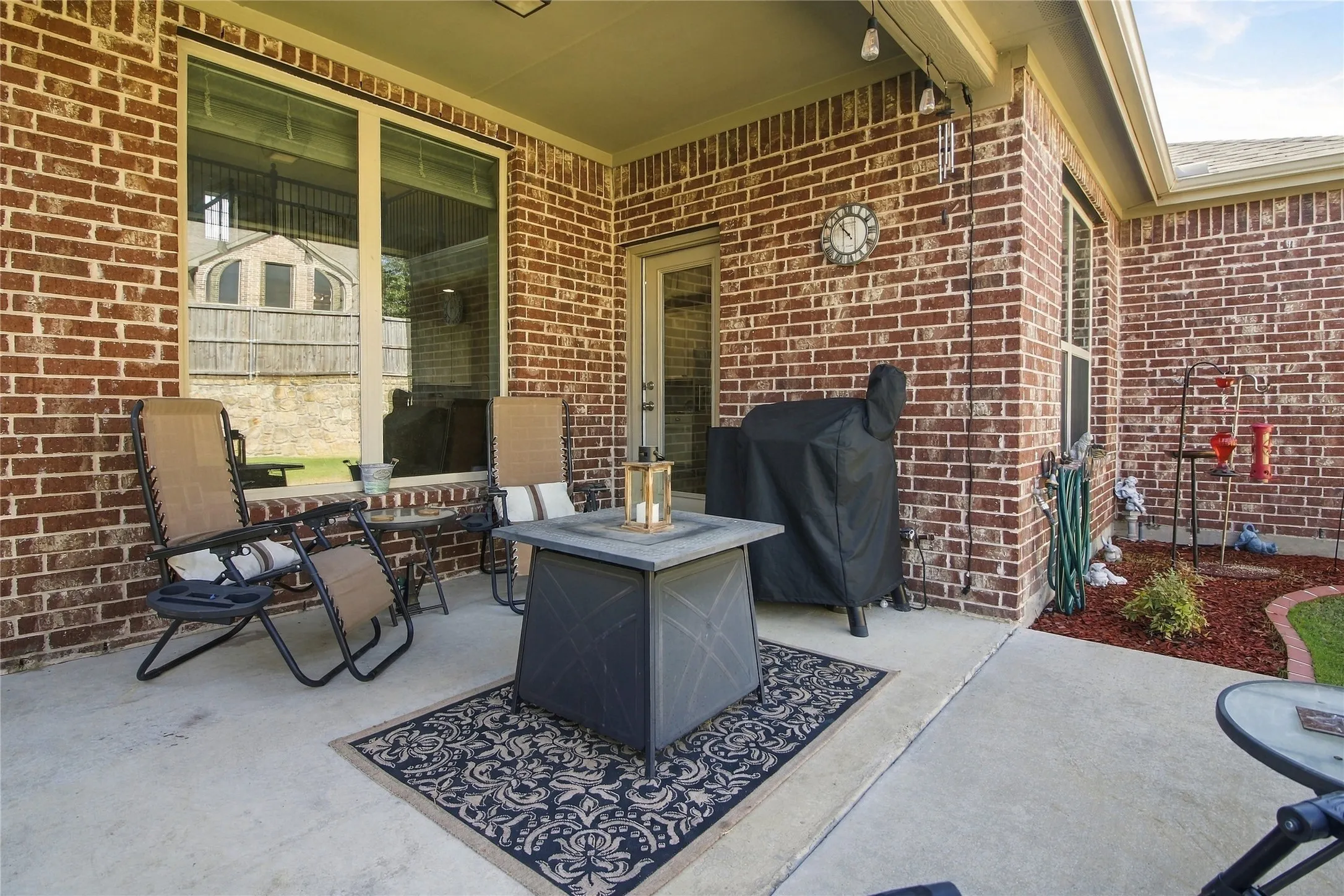 Single Family Residence For Sale in Collin County , 800 Spring Falls Drive, Mc Kinney, Texas 75071, 3 Bedroom, 3 Bathroom, 2 Garage spaces, 2,358 Sqft, built in 2015, mls#21389874, Real Estate Agent in Mc Kinney, Homes For Sale in Collin county, Homes For Sale in Mc Kinney, Realtor in Mc Kinney Texas, Real Estate Brokerage Independent Realty Texas, Luminita Cordes Realtor