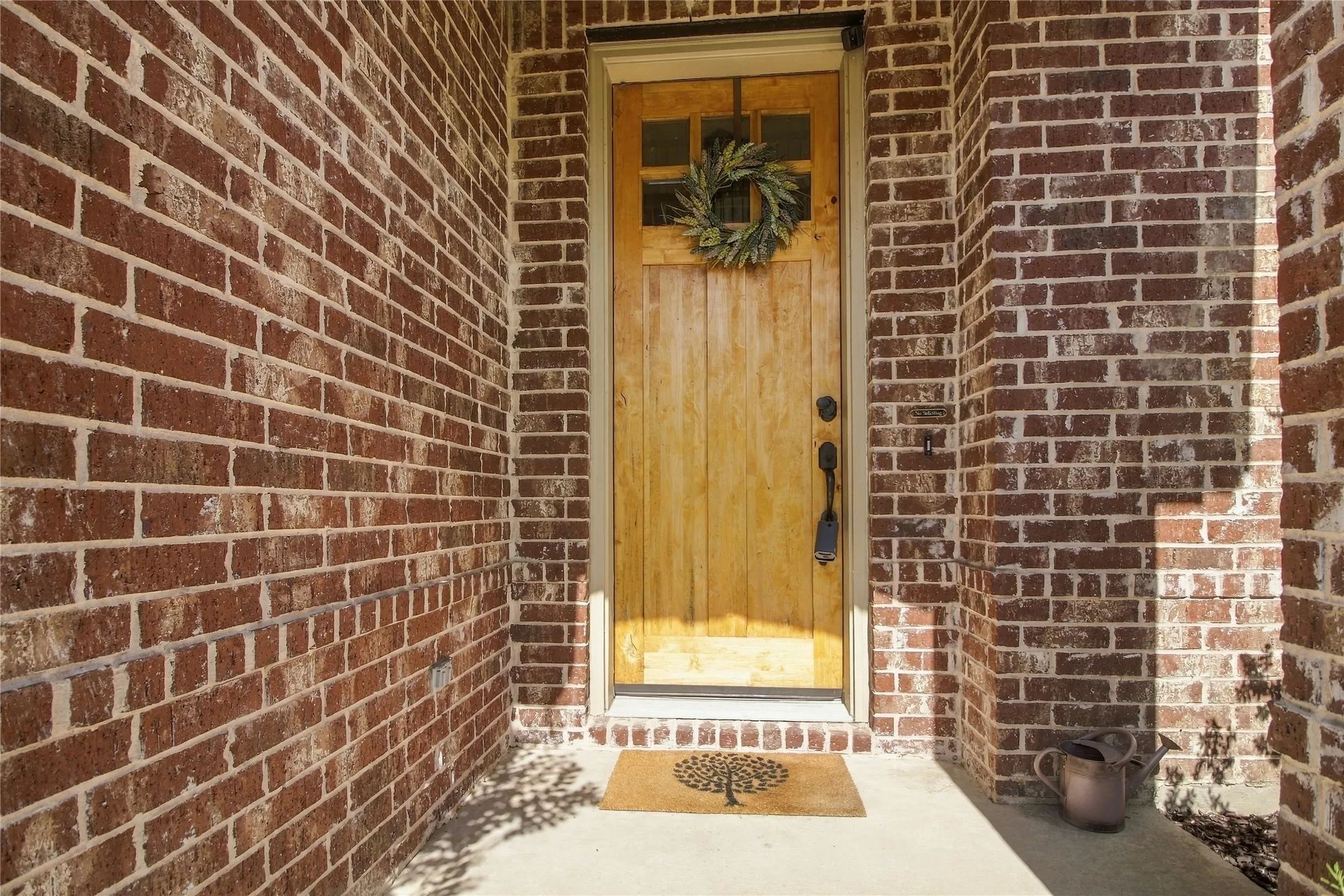 Single Family Residence For Sale in Collin County , 800 Spring Falls Drive, Mc Kinney, Texas 75071, 3 Bedroom, 3 Bathroom, 2 Garage spaces, 2,358 Sqft, built in 2015, mls#21389874, Real Estate Agent in Mc Kinney, Homes For Sale in Collin county, Homes For Sale in Mc Kinney, Realtor in Mc Kinney Texas, Real Estate Brokerage Independent Realty Texas, Luminita Cordes Realtor