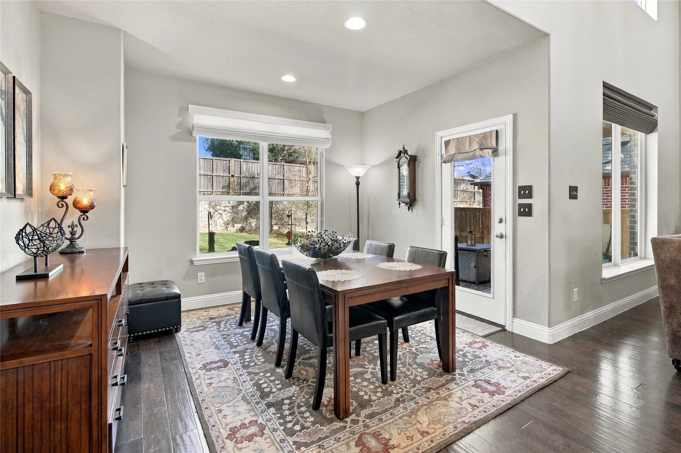 Single Family Residence For Sale in Collin County , 800 Spring Falls Drive, Mc Kinney, Texas 75071, 3 Bedroom, 3 Bathroom, 2 Garage spaces, 2,358 Sqft, built in 2015, mls#21389874, Real Estate Agent in Mc Kinney, Homes For Sale in Collin county, Homes For Sale in Mc Kinney, Realtor in Mc Kinney Texas, Real Estate Brokerage Independent Realty Texas, Luminita Cordes Realtor