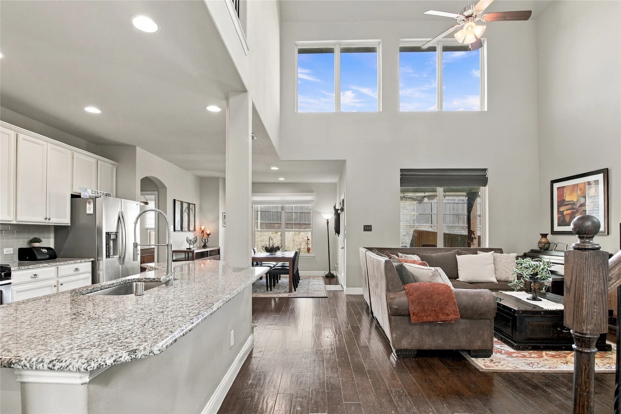 Single Family Residence For Sale in Collin County , 800 Spring Falls Drive, Mc Kinney, Texas 75071, 3 Bedroom, 3 Bathroom, 2 Garage spaces, 2,358 Sqft, built in 2015, mls#21389874, Real Estate Agent in Mc Kinney, Homes For Sale in Collin county, Homes For Sale in Mc Kinney, Realtor in Mc Kinney Texas, Real Estate Brokerage Independent Realty Texas, Luminita Cordes Realtor