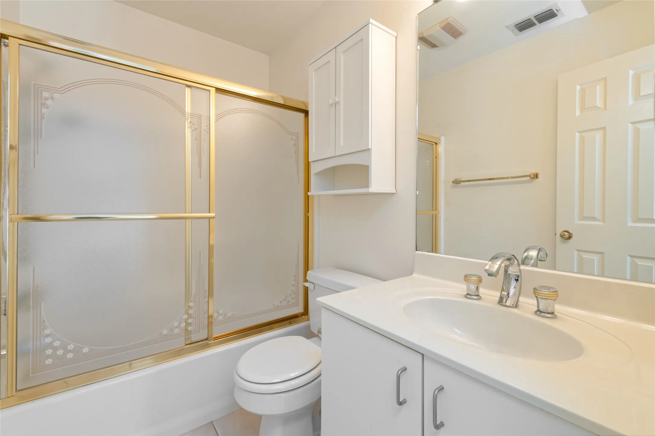 Single Family Residence For Sale in Taylor County , 21 Wynrush Circle, Abilene, Texas 79606, 3 Bedroom, 3 Bathroom, 2 Garage spaces, 2,355 Sqft, built in 1995, mls#21389921, Real Estate Agent in Abilene, Homes For Sale in Taylor county, Homes For Sale in Abilene, Realtor in Abilene Texas, Real Estate Brokerage Independent Realty Texas, Luminita Cordes Realtor