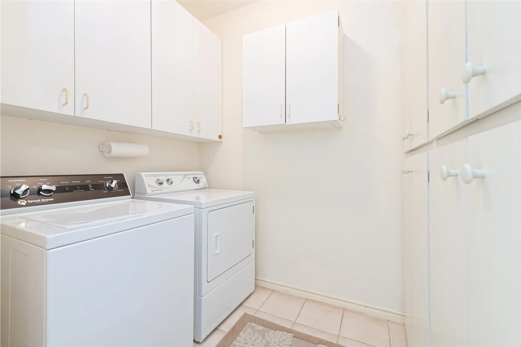 Single Family Residence For Sale in Taylor County , 21 Wynrush Circle, Abilene, Texas 79606, 3 Bedroom, 3 Bathroom, 2 Garage spaces, 2,355 Sqft, built in 1995, mls#21389921, Real Estate Agent in Abilene, Homes For Sale in Taylor county, Homes For Sale in Abilene, Realtor in Abilene Texas, Real Estate Brokerage Independent Realty Texas, Luminita Cordes Realtor