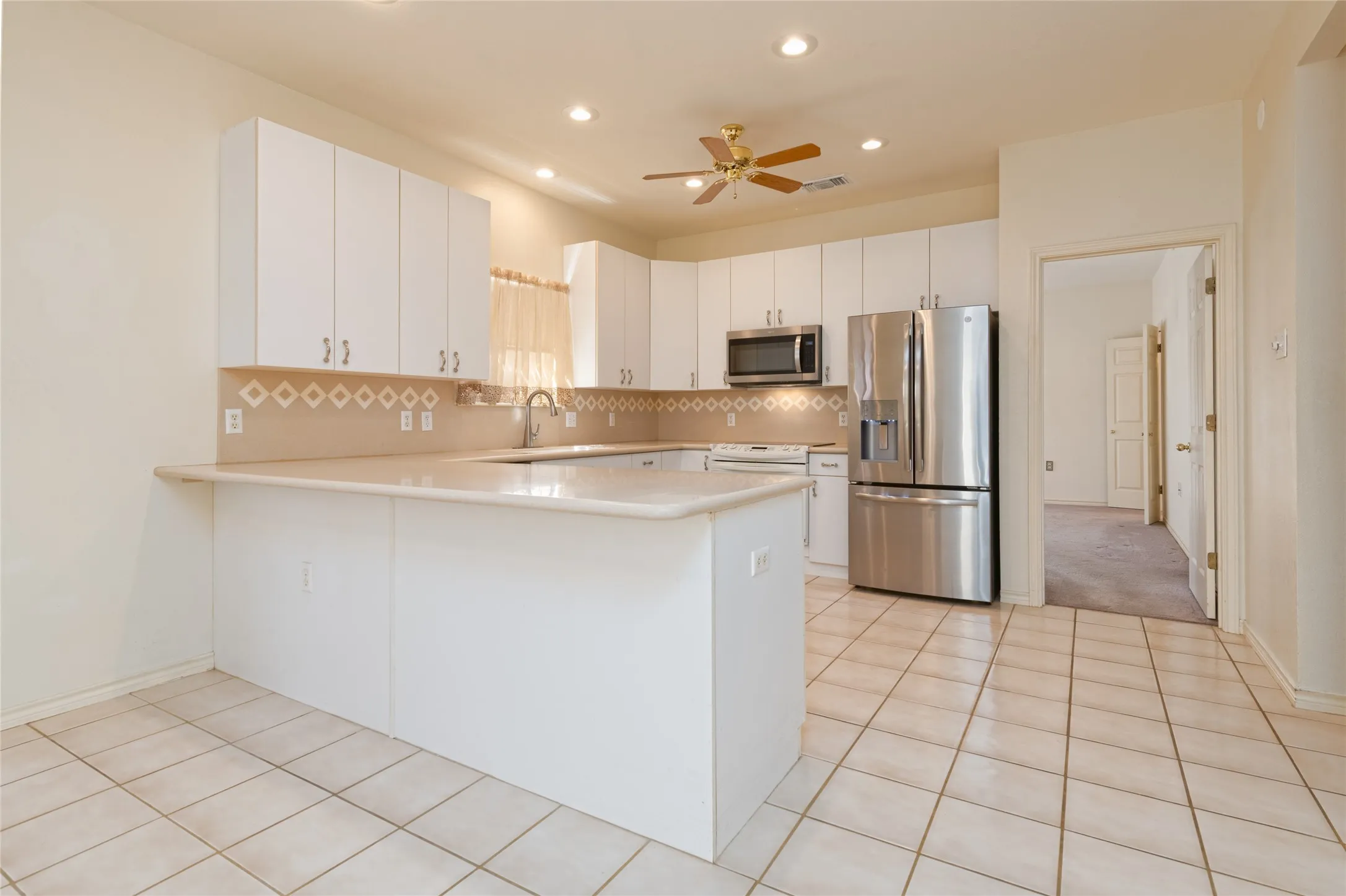 Single Family Residence For Sale in Taylor County , 21 Wynrush Circle, Abilene, Texas 79606, 3 Bedroom, 3 Bathroom, 2 Garage spaces, 2,355 Sqft, built in 1995, mls#21389921, Real Estate Agent in Abilene, Homes For Sale in Taylor county, Homes For Sale in Abilene, Realtor in Abilene Texas, Real Estate Brokerage Independent Realty Texas, Luminita Cordes Realtor