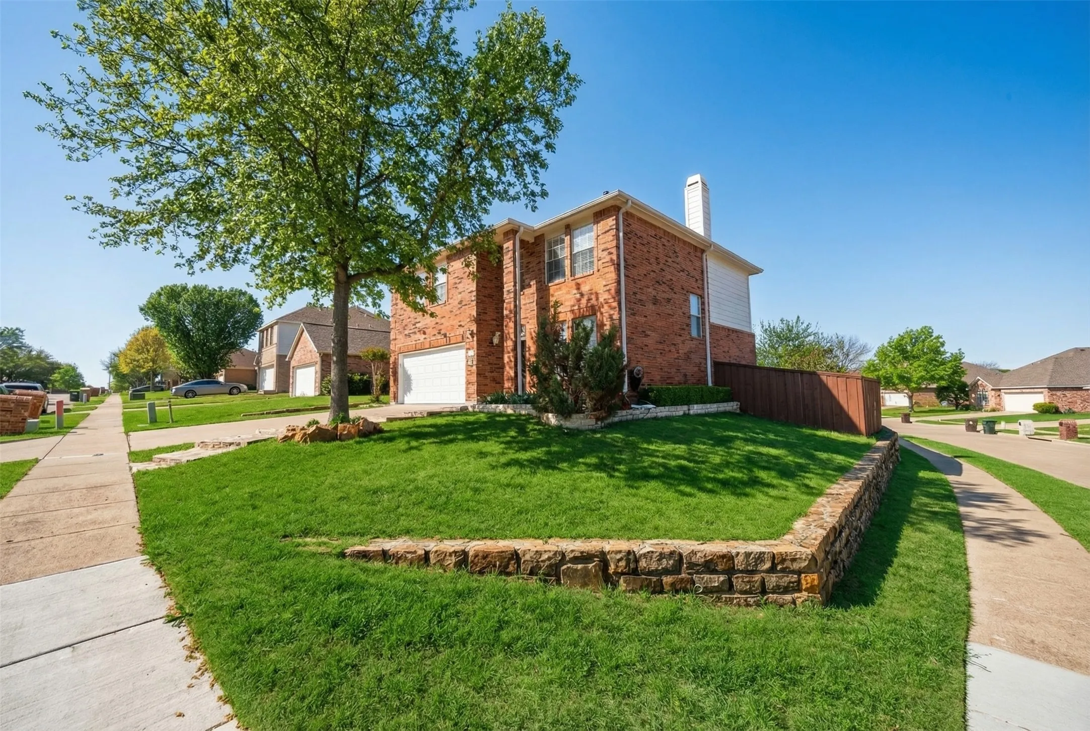 Single Family Residence For Sale in Collin County , 9633 Anns Way, Plano, Texas 75025, 3 Bedroom, 3 Bathroom, 2 Garage spaces, 1,980 Sqft, built in 2001, mls#21388122, Real Estate Agent in Plano, Homes For Sale in Collin county, Homes For Sale in Plano, Realtor in Plano Texas, Real Estate Brokerage Independent Realty Texas, Luminita Cordes Realtor