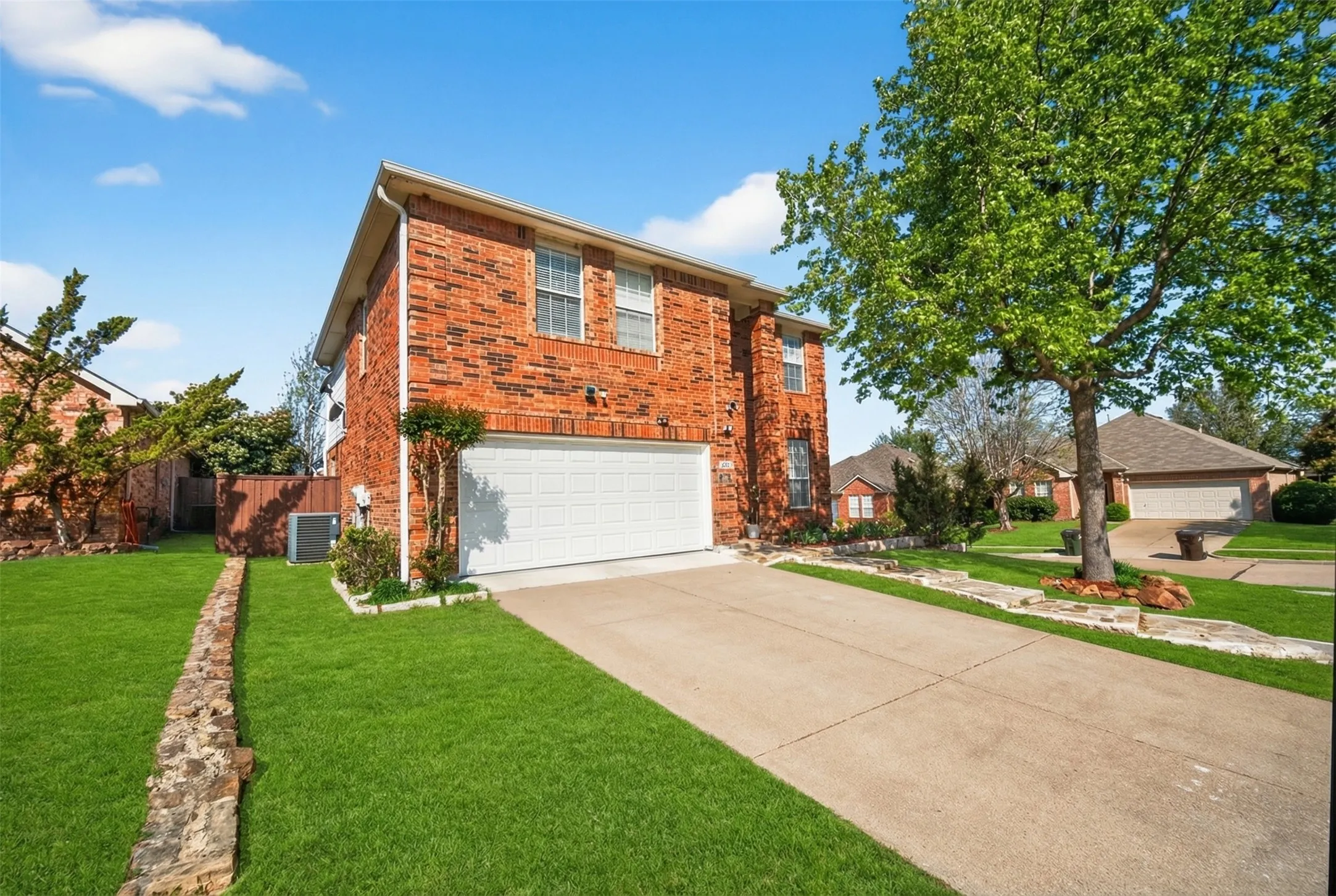Single Family Residence For Sale in Collin County , 9633 Anns Way, Plano, Texas 75025, 3 Bedroom, 3 Bathroom, 2 Garage spaces, 1,980 Sqft, built in 2001, mls#21388122, Real Estate Agent in Plano, Homes For Sale in Collin county, Homes For Sale in Plano, Realtor in Plano Texas, Real Estate Brokerage Independent Realty Texas, Luminita Cordes Realtor