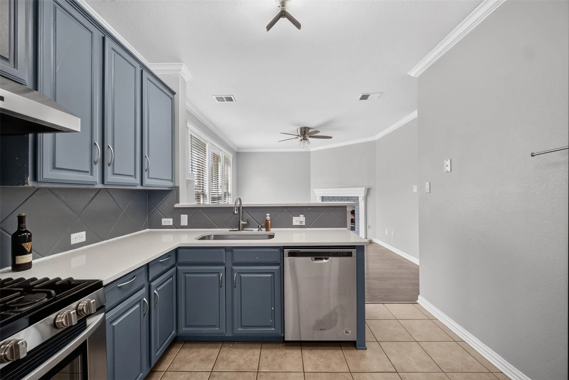Single Family Residence For Sale in Collin County , 9633 Anns Way, Plano, Texas 75025, 3 Bedroom, 3 Bathroom, 2 Garage spaces, 1,980 Sqft, built in 2001, mls#21388122, Real Estate Agent in Plano, Homes For Sale in Collin county, Homes For Sale in Plano, Realtor in Plano Texas, Real Estate Brokerage Independent Realty Texas, Luminita Cordes Realtor