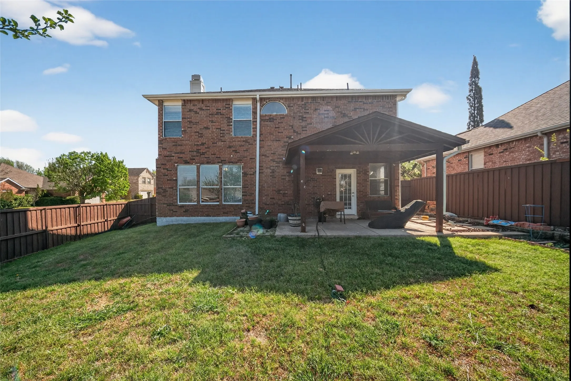 Single Family Residence For Sale in Collin County , 9633 Anns Way, Plano, Texas 75025, 3 Bedroom, 3 Bathroom, 2 Garage spaces, 1,980 Sqft, built in 2001, mls#21388122, Real Estate Agent in Plano, Homes For Sale in Collin county, Homes For Sale in Plano, Realtor in Plano Texas, Real Estate Brokerage Independent Realty Texas, Luminita Cordes Realtor
