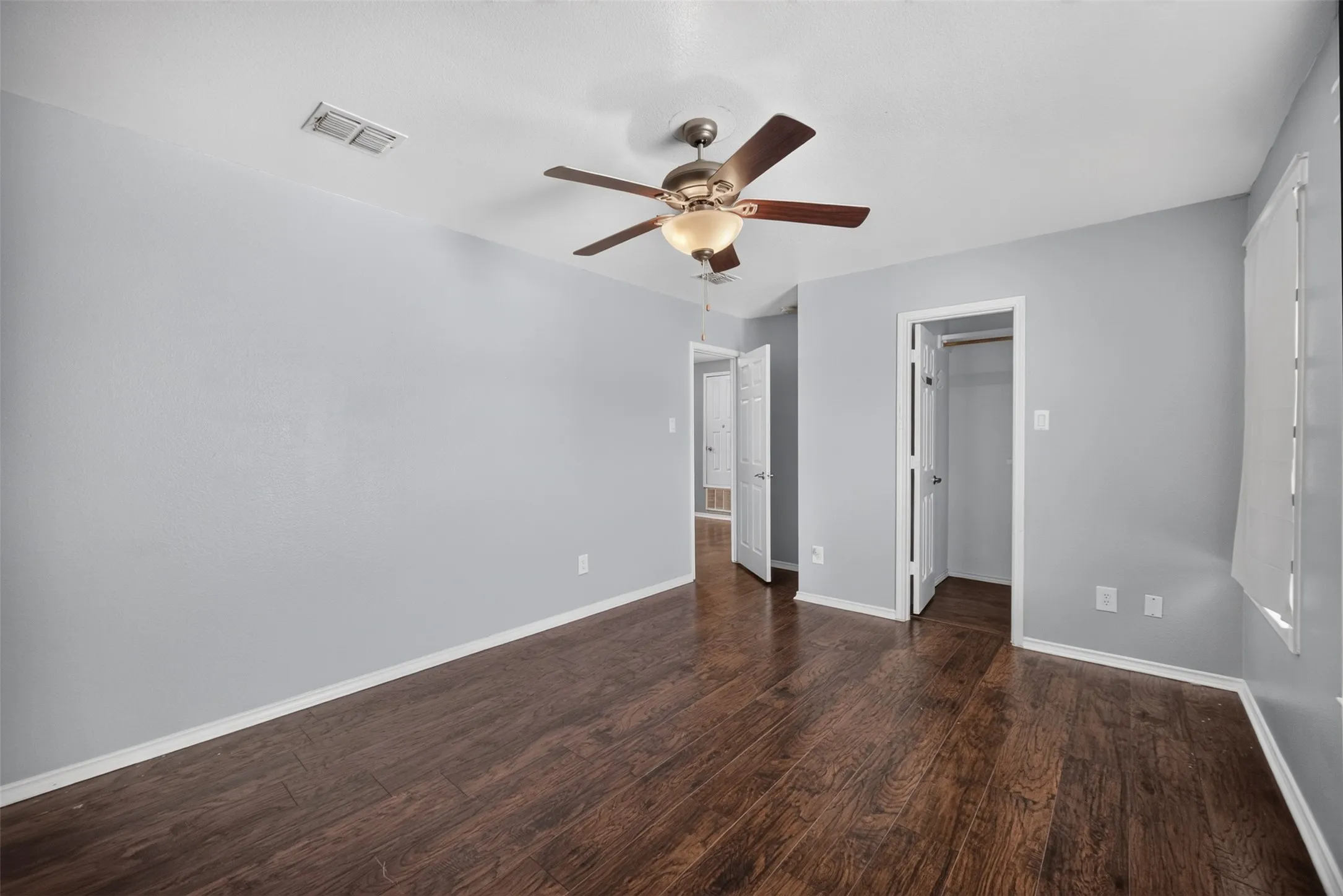 Single Family Residence For Sale in Collin County , 9633 Anns Way, Plano, Texas 75025, 3 Bedroom, 3 Bathroom, 2 Garage spaces, 1,980 Sqft, built in 2001, mls#21388122, Real Estate Agent in Plano, Homes For Sale in Collin county, Homes For Sale in Plano, Realtor in Plano Texas, Real Estate Brokerage Independent Realty Texas, Luminita Cordes Realtor