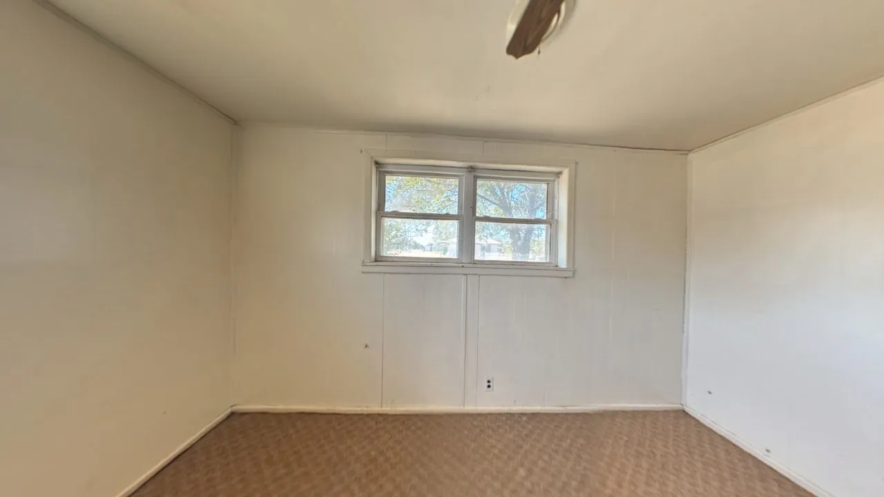 Single Family Residence For Sale in Hardeman County , 310 Combs Street, Quanah, Texas 79252, 3 Bedroom, 2 Bathroom, Garage spaces, 1,854 Sqft, built in 1955, mls#21390141, Real Estate Agent in Quanah, Homes For Sale in Hardeman county, Homes For Sale in Quanah, Realtor in Quanah Texas, Real Estate Brokerage Independent Realty Texas, Luminita Cordes Realtor