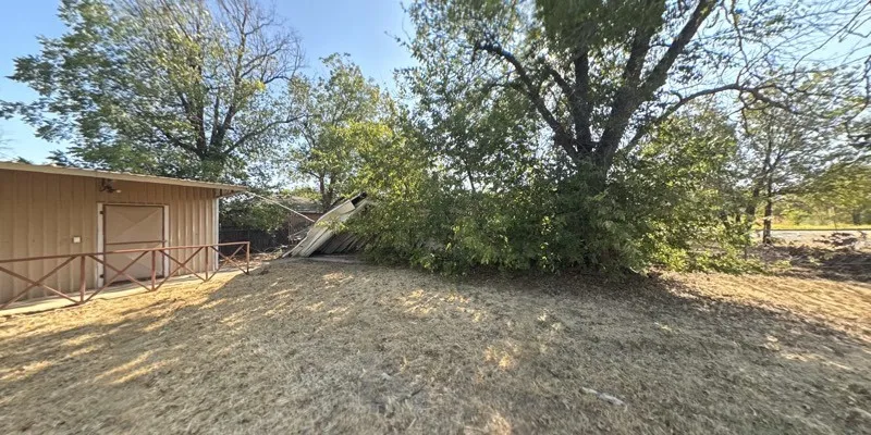 Single Family Residence For Sale in Hardeman County , 310 Combs Street, Quanah, Texas 79252, 3 Bedroom, 2 Bathroom, Garage spaces, 1,854 Sqft, built in 1955, mls#21390141, Real Estate Agent in Quanah, Homes For Sale in Hardeman county, Homes For Sale in Quanah, Realtor in Quanah Texas, Real Estate Brokerage Independent Realty Texas, Luminita Cordes Realtor