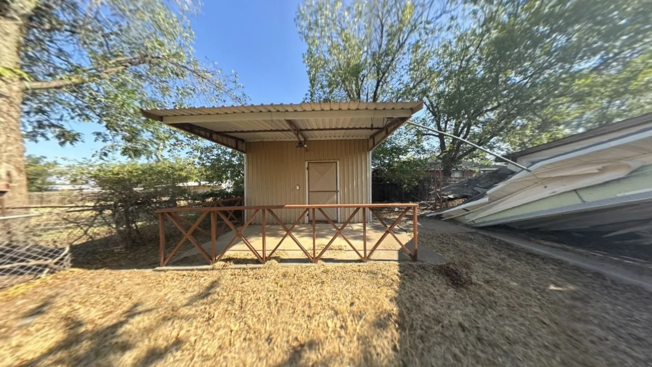 Single Family Residence For Sale in Hardeman County , 310 Combs Street, Quanah, Texas 79252, 3 Bedroom, 2 Bathroom, Garage spaces, 1,854 Sqft, built in 1955, mls#21390141, Real Estate Agent in Quanah, Homes For Sale in Hardeman county, Homes For Sale in Quanah, Realtor in Quanah Texas, Real Estate Brokerage Independent Realty Texas, Luminita Cordes Realtor