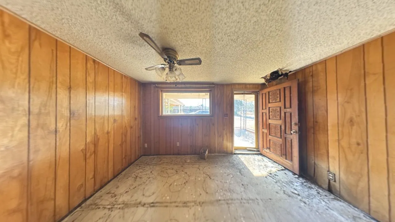 Single Family Residence For Sale in Hardeman County , 310 Combs Street, Quanah, Texas 79252, 3 Bedroom, 2 Bathroom, Garage spaces, 1,854 Sqft, built in 1955, mls#21390141, Real Estate Agent in Quanah, Homes For Sale in Hardeman county, Homes For Sale in Quanah, Realtor in Quanah Texas, Real Estate Brokerage Independent Realty Texas, Luminita Cordes Realtor