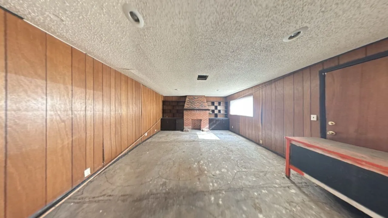 Single Family Residence For Sale in Hardeman County , 310 Combs Street, Quanah, Texas 79252, 3 Bedroom, 2 Bathroom, Garage spaces, 1,854 Sqft, built in 1955, mls#21390141, Real Estate Agent in Quanah, Homes For Sale in Hardeman county, Homes For Sale in Quanah, Realtor in Quanah Texas, Real Estate Brokerage Independent Realty Texas, Luminita Cordes Realtor