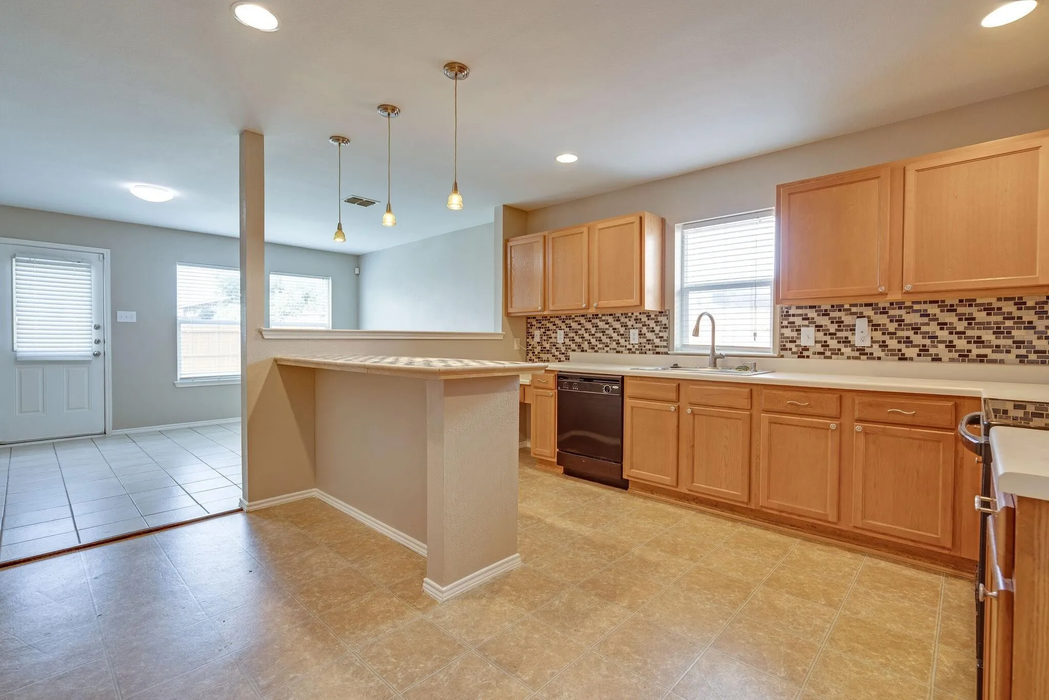 Lots of room to move around in this kitchen!