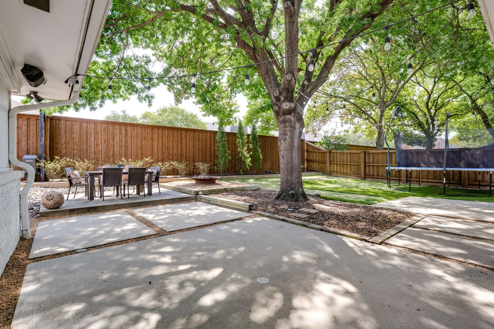 Single Family Residence For Sale in Dallas County , 2214 Eastwood Drive, Richardson, Texas 75080, 4 Bedroom, 3 Bathroom, 2 Garage spaces, 2,521 Sqft, built in 1971, mls#21388831, Real Estate Agent in Richardson, Homes For Sale in Dallas county, Homes For Sale in Richardson, Realtor in Richardson Texas, Real Estate Brokerage Independent Realty Texas, Luminita Cordes Realtor