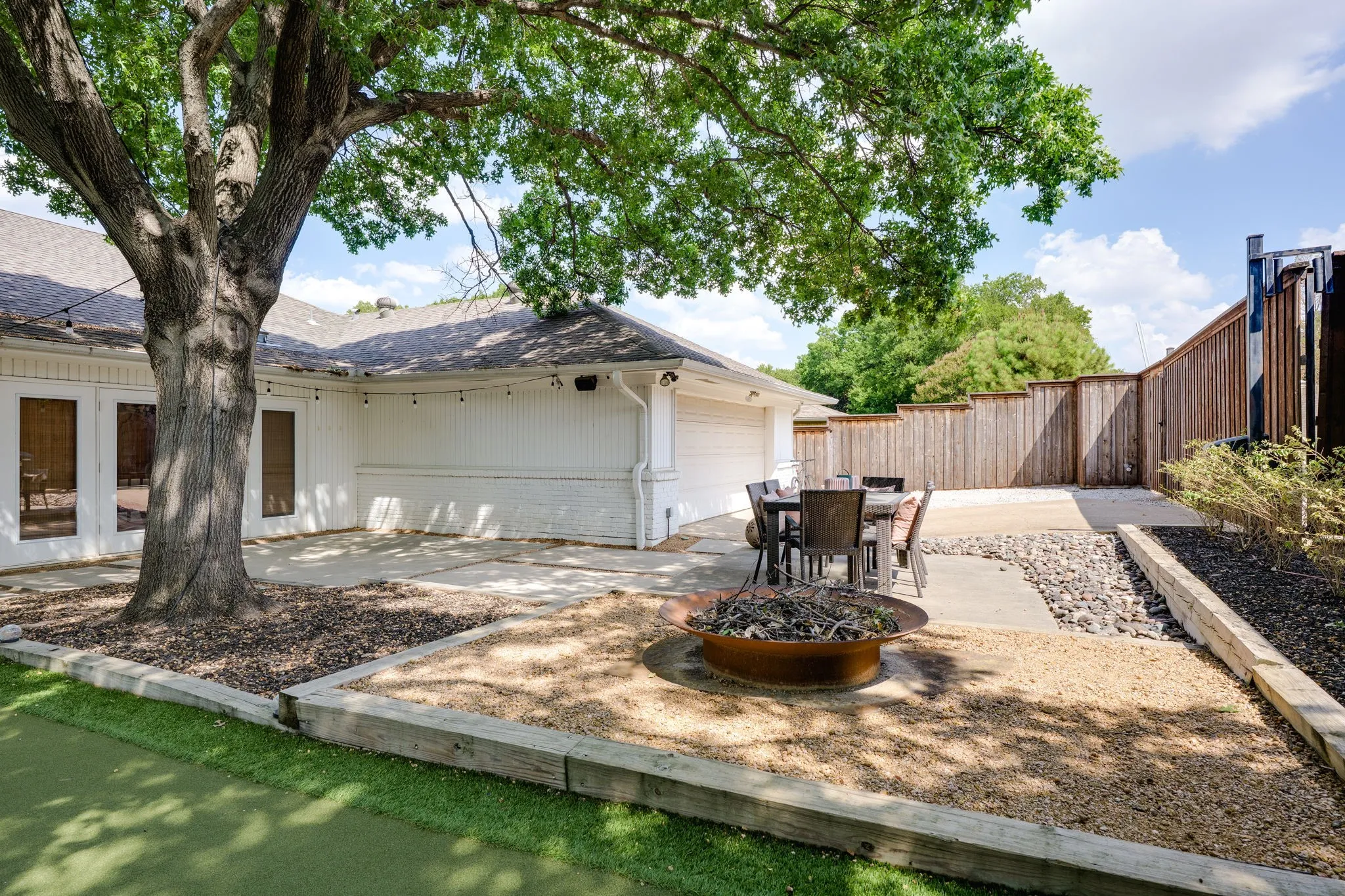 Single Family Residence For Sale in Dallas County , 2214 Eastwood Drive, Richardson, Texas 75080, 4 Bedroom, 3 Bathroom, 2 Garage spaces, 2,521 Sqft, built in 1971, mls#21388831, Real Estate Agent in Richardson, Homes For Sale in Dallas county, Homes For Sale in Richardson, Realtor in Richardson Texas, Real Estate Brokerage Independent Realty Texas, Luminita Cordes Realtor