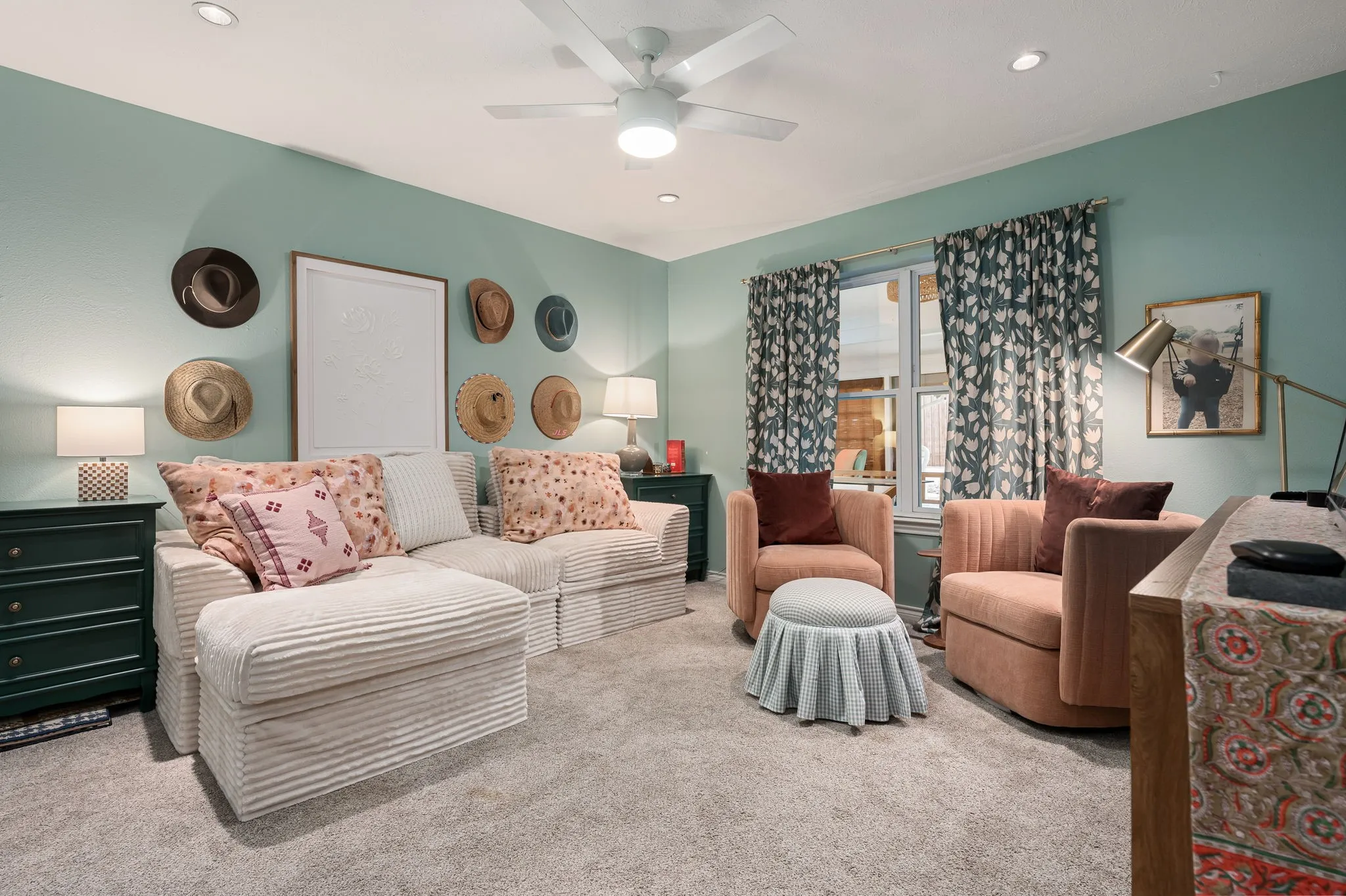 Single Family Residence For Sale in Dallas County , 2214 Eastwood Drive, Richardson, Texas 75080, 4 Bedroom, 3 Bathroom, 2 Garage spaces, 2,521 Sqft, built in 1971, mls#21388831, Real Estate Agent in Richardson, Homes For Sale in Dallas county, Homes For Sale in Richardson, Realtor in Richardson Texas, Real Estate Brokerage Independent Realty Texas, Luminita Cordes Realtor