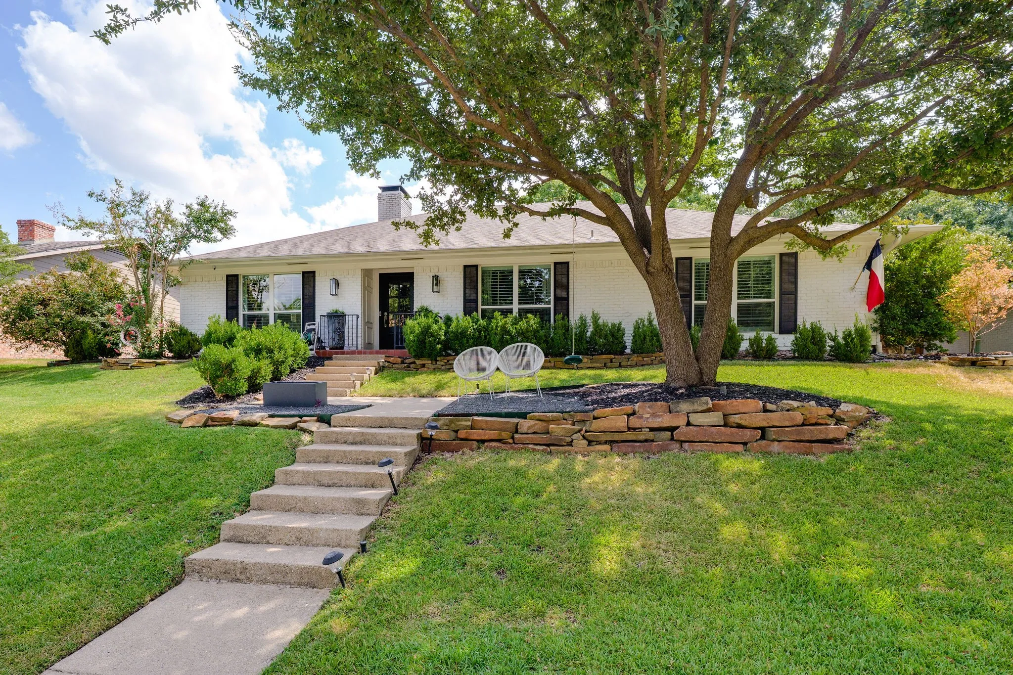 Single Family Residence For Sale in Dallas County , 2214 Eastwood Drive, Richardson, Texas 75080, 4 Bedroom, 3 Bathroom, 2 Garage spaces, 2,521 Sqft, built in 1971, mls#21388831, Real Estate Agent in Richardson, Homes For Sale in Dallas county, Homes For Sale in Richardson, Realtor in Richardson Texas, Real Estate Brokerage Independent Realty Texas, Luminita Cordes Realtor