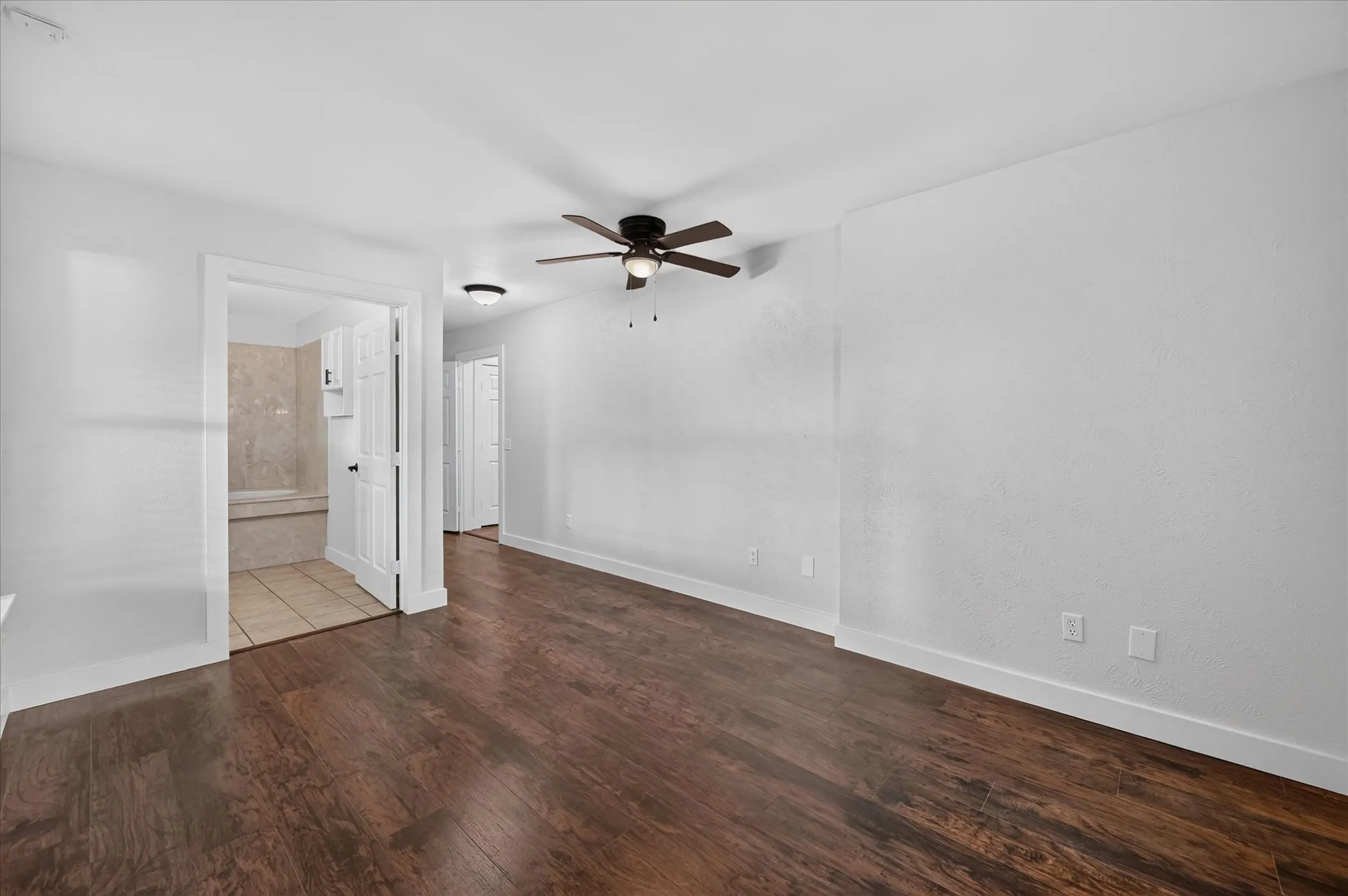 Single Family Residence For Sale in Tarrant County , 728 Douglas Street, Burleson, Texas 76028, 4 Bedroom, 3 Bathroom, 2 Garage spaces, 1,689 Sqft, built in 1978, mls#21389349, Real Estate Agent in Burleson, Homes For Sale in Tarrant county, Homes For Sale in Burleson, Realtor in Burleson Texas, Real Estate Brokerage Independent Realty Texas, Luminita Cordes Realtor