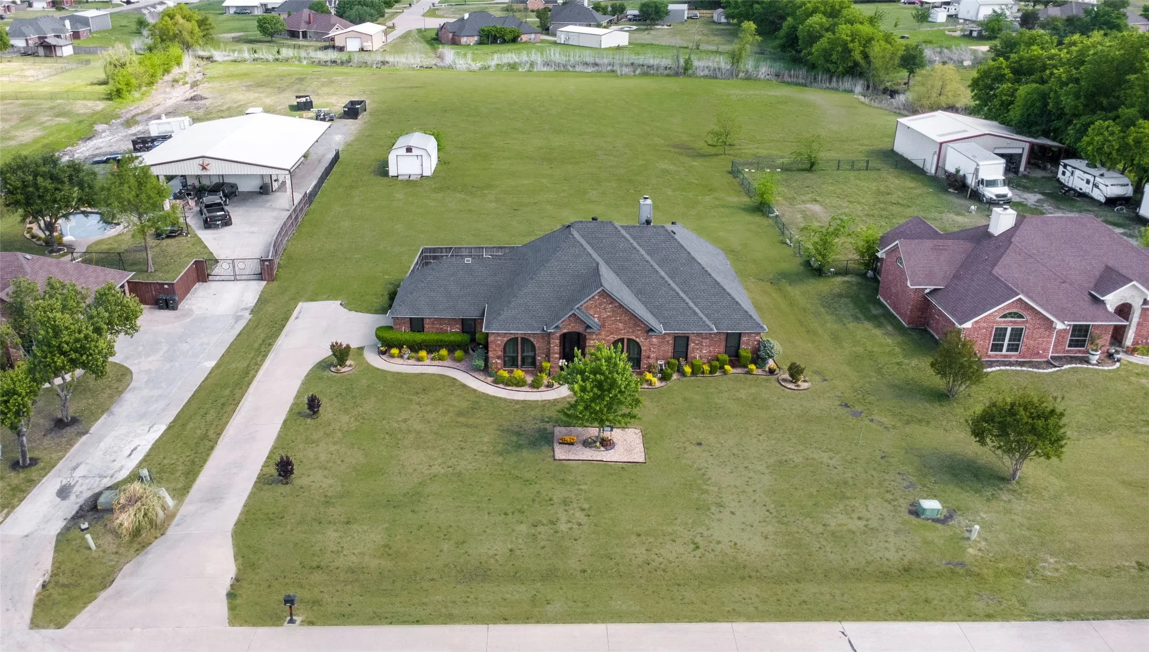 Single Family Residence For Sale in Kaufman County , 16055 Prairie Meadow Lane, Forney, Texas 75126, 4 Bedroom, 2 Bathroom, 2 Garage spaces, 2,425 Sqft, built in 2005, mls#21390149, Real Estate Agent in Forney, Homes For Sale in Kaufman county, Homes For Sale in Forney, Realtor in Forney Texas, Real Estate Brokerage Independent Realty Texas, Luminita Cordes Realtor