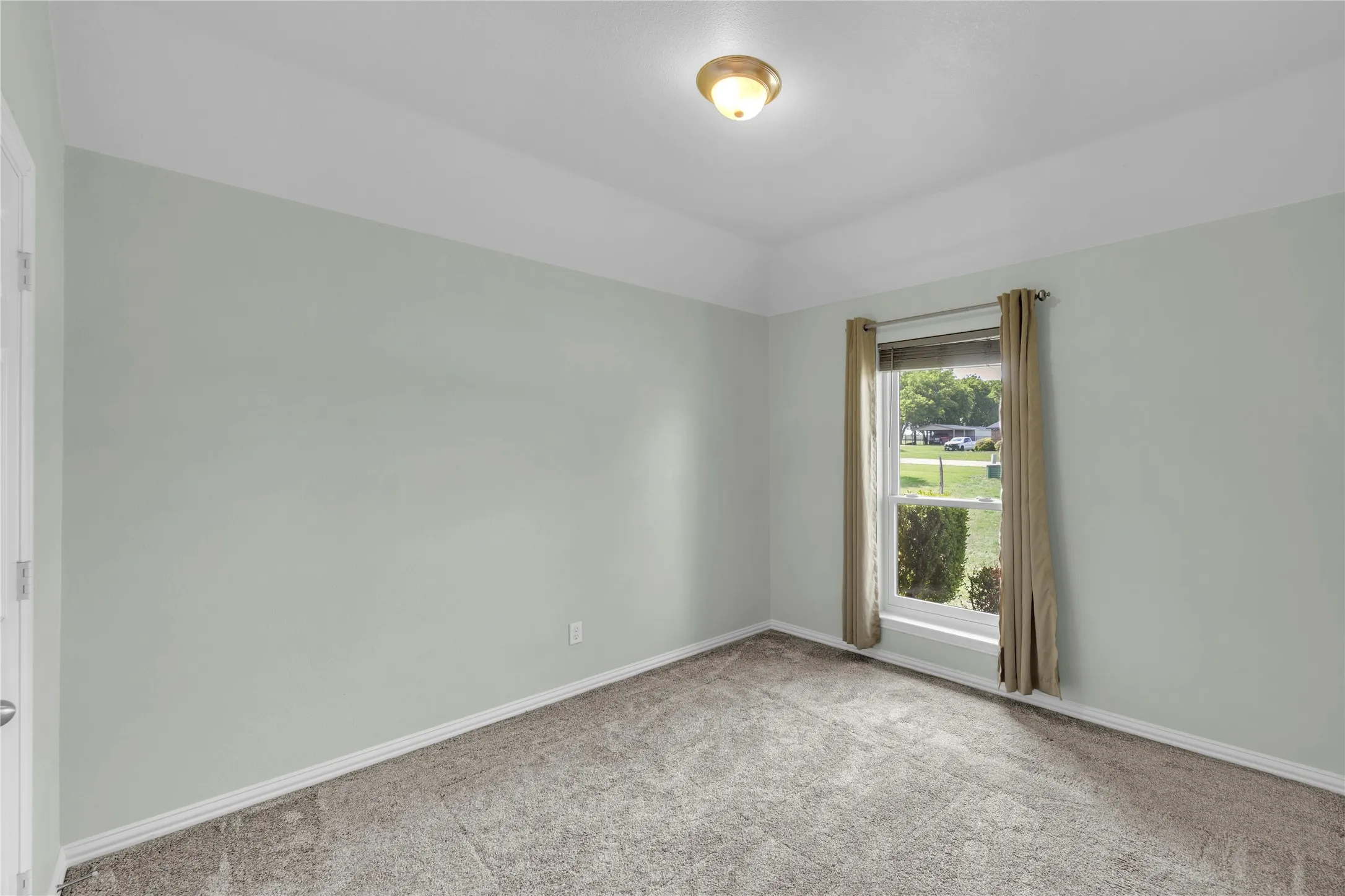 Single Family Residence For Sale in Kaufman County , 16055 Prairie Meadow Lane, Forney, Texas 75126, 4 Bedroom, 2 Bathroom, 2 Garage spaces, 2,425 Sqft, built in 2005, mls#21390149, Real Estate Agent in Forney, Homes For Sale in Kaufman county, Homes For Sale in Forney, Realtor in Forney Texas, Real Estate Brokerage Independent Realty Texas, Luminita Cordes Realtor