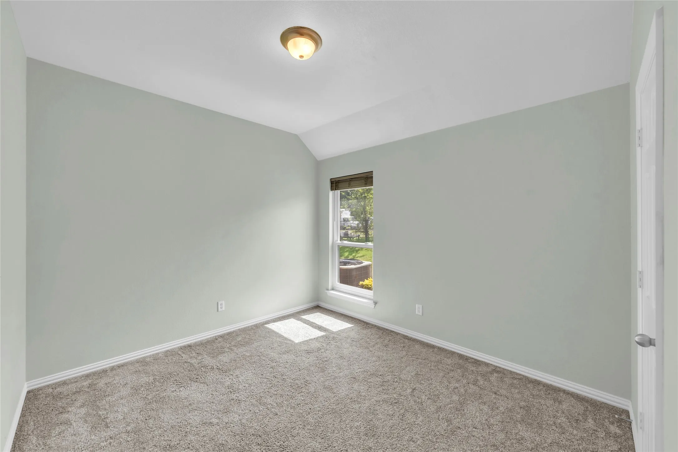 Single Family Residence For Sale in Kaufman County , 16055 Prairie Meadow Lane, Forney, Texas 75126, 4 Bedroom, 2 Bathroom, 2 Garage spaces, 2,425 Sqft, built in 2005, mls#21390149, Real Estate Agent in Forney, Homes For Sale in Kaufman county, Homes For Sale in Forney, Realtor in Forney Texas, Real Estate Brokerage Independent Realty Texas, Luminita Cordes Realtor