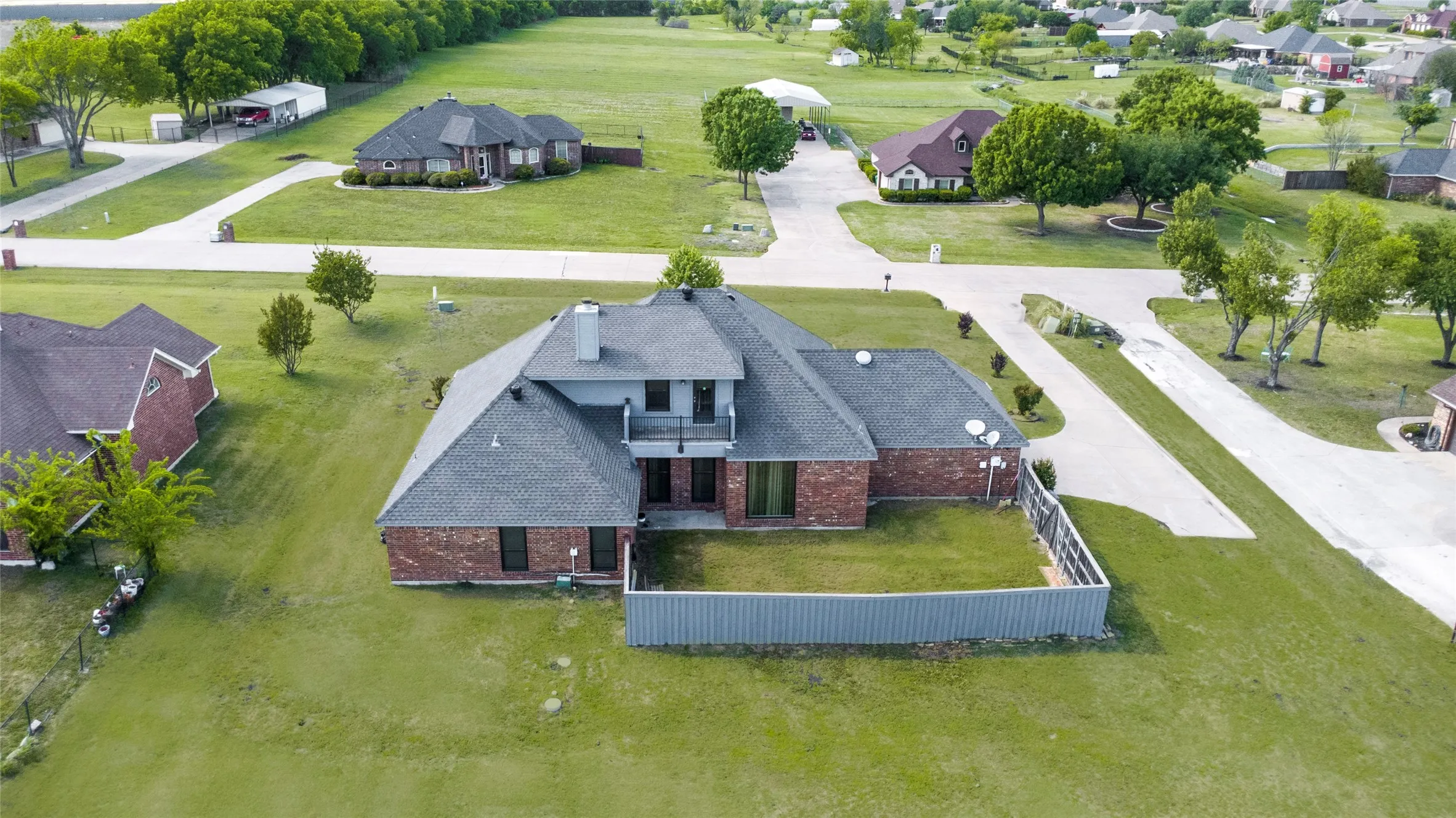 Single Family Residence For Sale in Kaufman County , 16055 Prairie Meadow Lane, Forney, Texas 75126, 4 Bedroom, 2 Bathroom, 2 Garage spaces, 2,425 Sqft, built in 2005, mls#21390149, Real Estate Agent in Forney, Homes For Sale in Kaufman county, Homes For Sale in Forney, Realtor in Forney Texas, Real Estate Brokerage Independent Realty Texas, Luminita Cordes Realtor