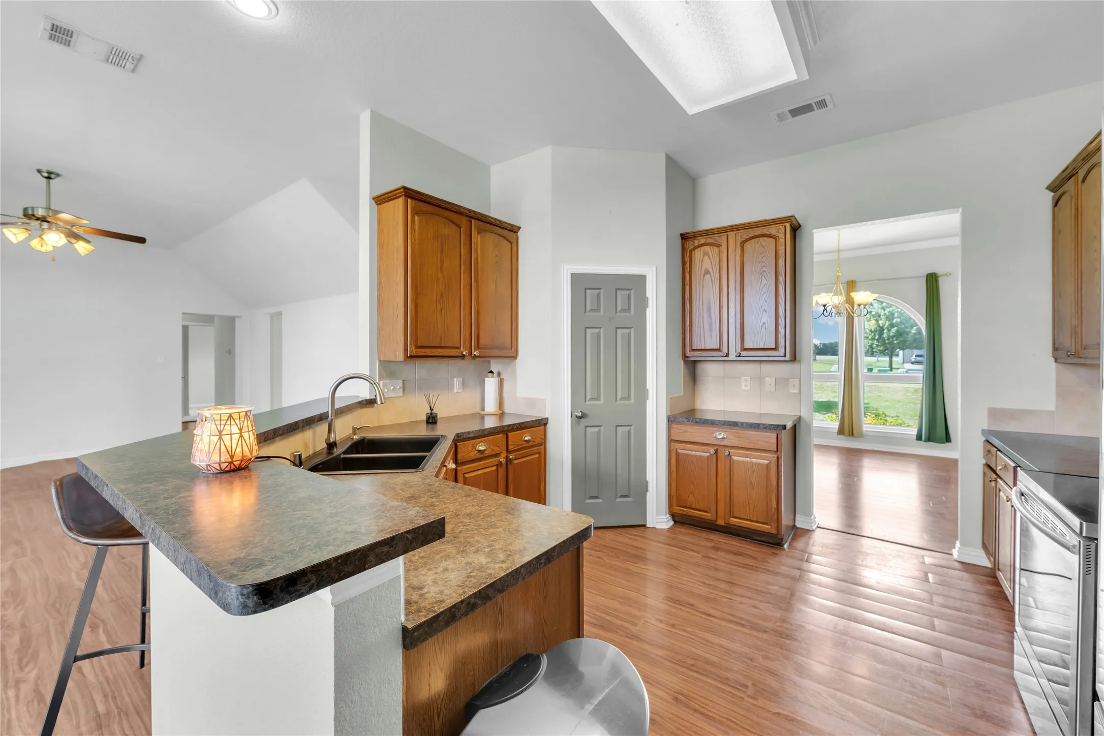 Single Family Residence For Sale in Kaufman County , 16055 Prairie Meadow Lane, Forney, Texas 75126, 4 Bedroom, 2 Bathroom, 2 Garage spaces, 2,425 Sqft, built in 2005, mls#21390149, Real Estate Agent in Forney, Homes For Sale in Kaufman county, Homes For Sale in Forney, Realtor in Forney Texas, Real Estate Brokerage Independent Realty Texas, Luminita Cordes Realtor