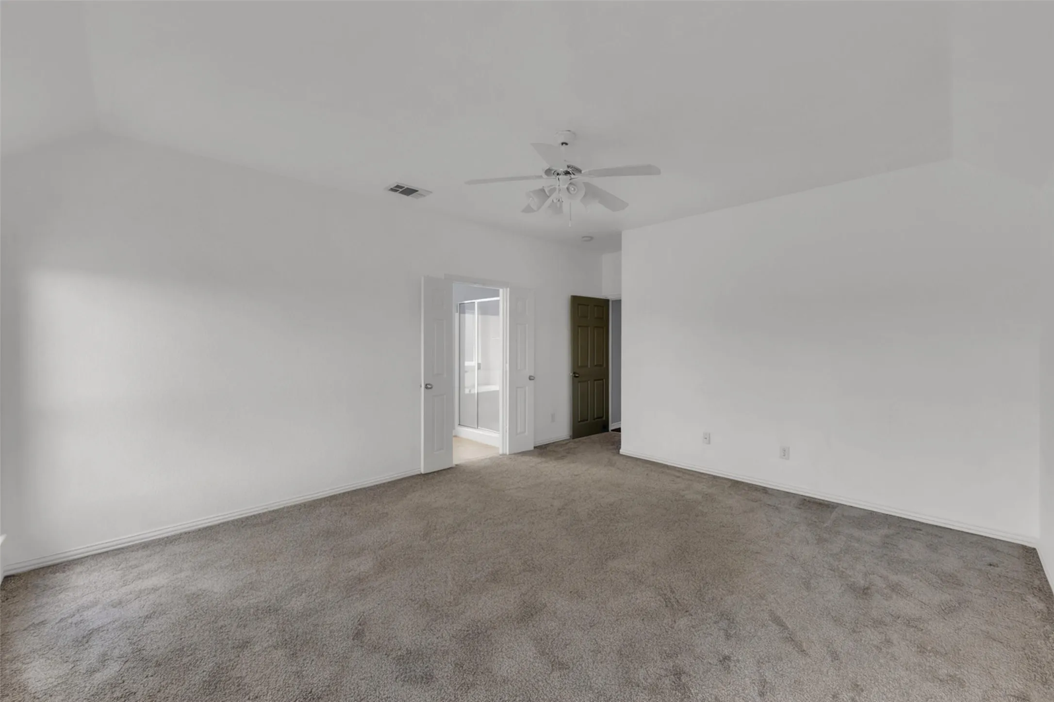 Single Family Residence For Sale in Kaufman County , 16055 Prairie Meadow Lane, Forney, Texas 75126, 4 Bedroom, 2 Bathroom, 2 Garage spaces, 2,425 Sqft, built in 2005, mls#21390149, Real Estate Agent in Forney, Homes For Sale in Kaufman county, Homes For Sale in Forney, Realtor in Forney Texas, Real Estate Brokerage Independent Realty Texas, Luminita Cordes Realtor