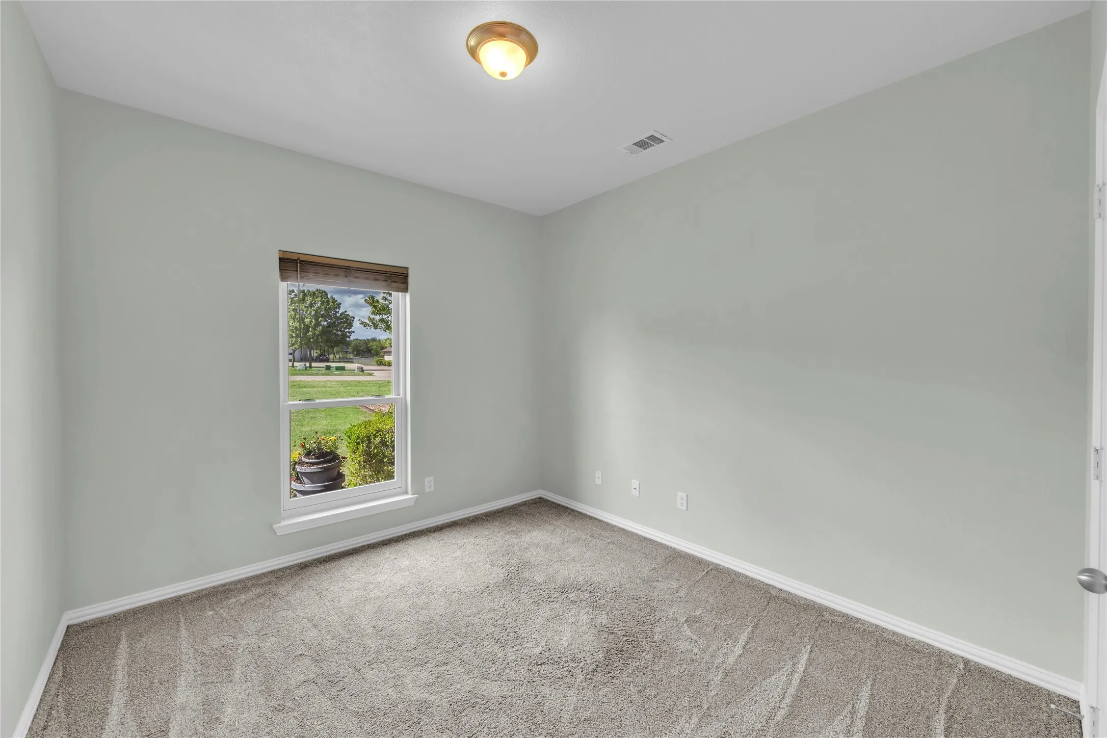 Single Family Residence For Sale in Kaufman County , 16055 Prairie Meadow Lane, Forney, Texas 75126, 4 Bedroom, 2 Bathroom, 2 Garage spaces, 2,425 Sqft, built in 2005, mls#21390149, Real Estate Agent in Forney, Homes For Sale in Kaufman county, Homes For Sale in Forney, Realtor in Forney Texas, Real Estate Brokerage Independent Realty Texas, Luminita Cordes Realtor