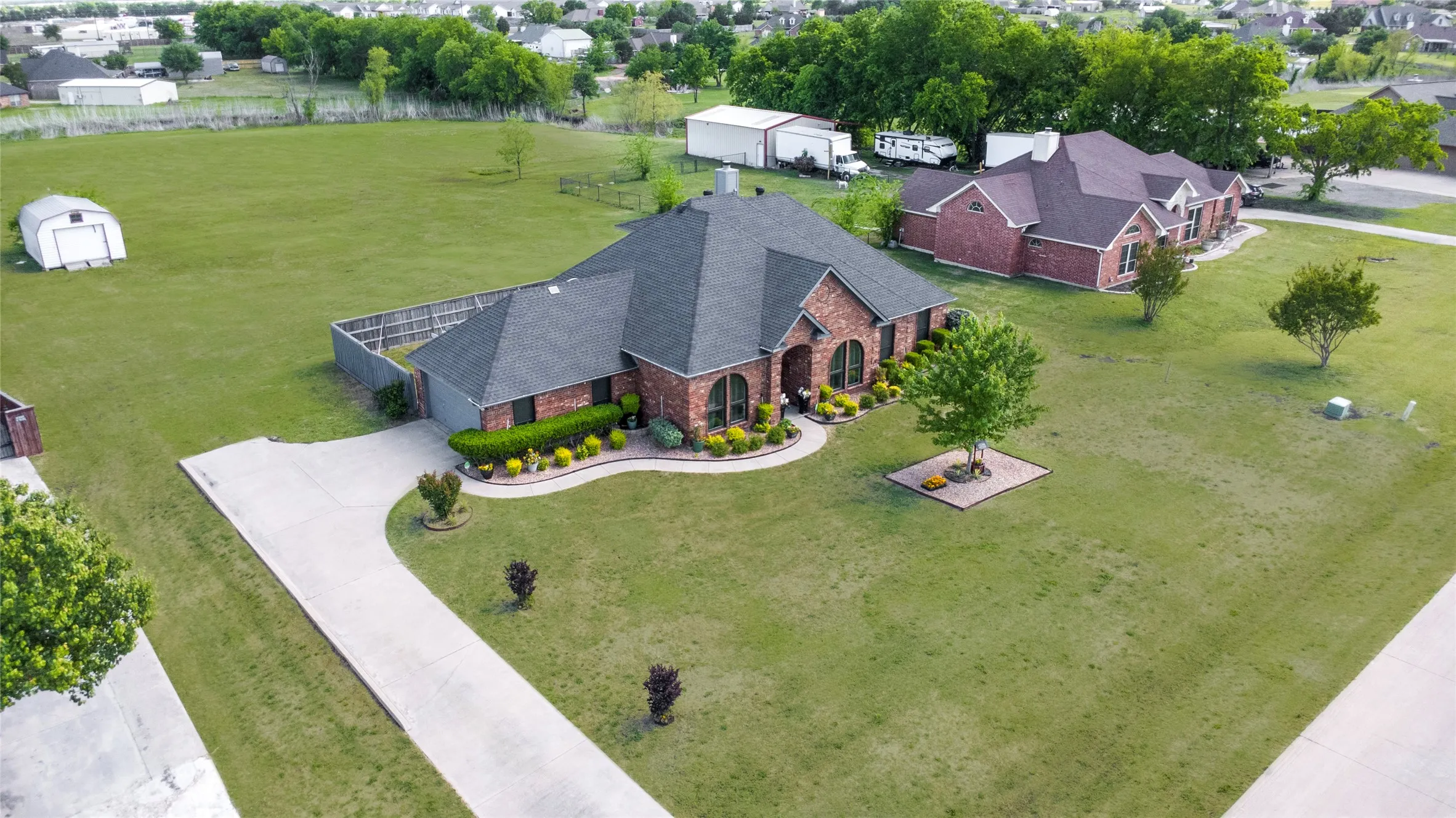 Single Family Residence For Sale in Kaufman County , 16055 Prairie Meadow Lane, Forney, Texas 75126, 4 Bedroom, 2 Bathroom, 2 Garage spaces, 2,425 Sqft, built in 2005, mls#21390149, Real Estate Agent in Forney, Homes For Sale in Kaufman county, Homes For Sale in Forney, Realtor in Forney Texas, Real Estate Brokerage Independent Realty Texas, Luminita Cordes Realtor