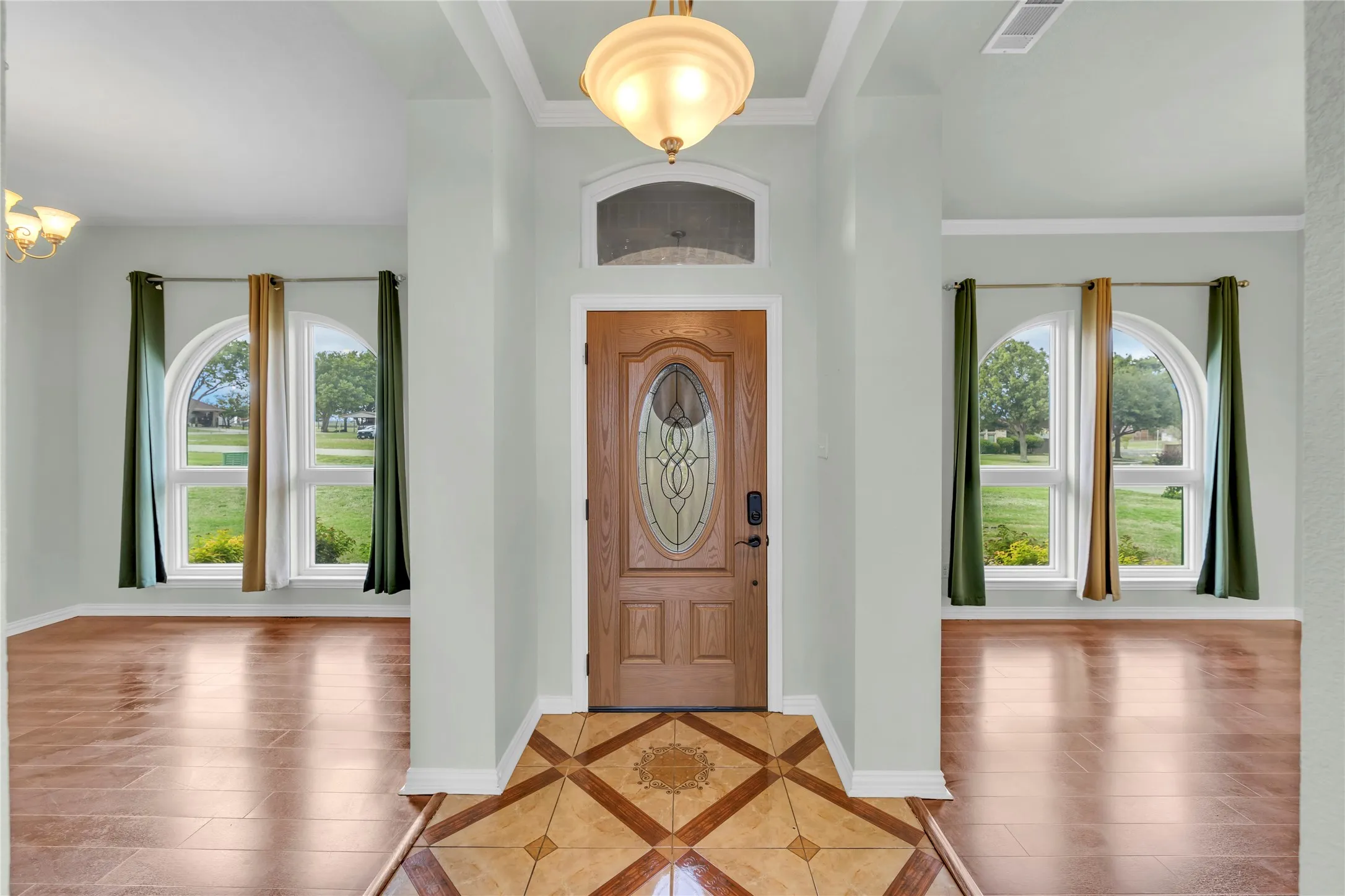 Single Family Residence For Sale in Kaufman County , 16055 Prairie Meadow Lane, Forney, Texas 75126, 4 Bedroom, 2 Bathroom, 2 Garage spaces, 2,425 Sqft, built in 2005, mls#21390149, Real Estate Agent in Forney, Homes For Sale in Kaufman county, Homes For Sale in Forney, Realtor in Forney Texas, Real Estate Brokerage Independent Realty Texas, Luminita Cordes Realtor